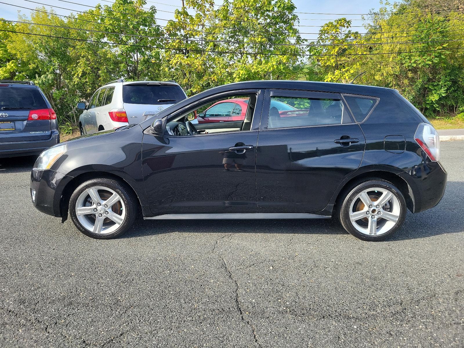 2009 Jet Black Metallic - 19U /Ebony - 14C Pontiac Vibe w/1SB (5Y2SP67059Z) with an ENGINE, 2.4L VARIABLE VALVE TIMING INTELLIGENCE 4-CYLINDER engine, located at 50 Eastern Blvd., Essex, MD, 21221, (410) 686-3444, 39.304367, -76.484947 - Rev up your daily commute with this stylish 2009 Pontiac Vibe w/1SB 4dr hb fwd w/1sb. Its radiant jet black metallic exterior and sophisticated ebony interior create a stunning visual contrast. Under the hood, the car is equipped with a 2.4L Variable Valve Timing Intelligence 4-Cylinder engine which - Photo #6