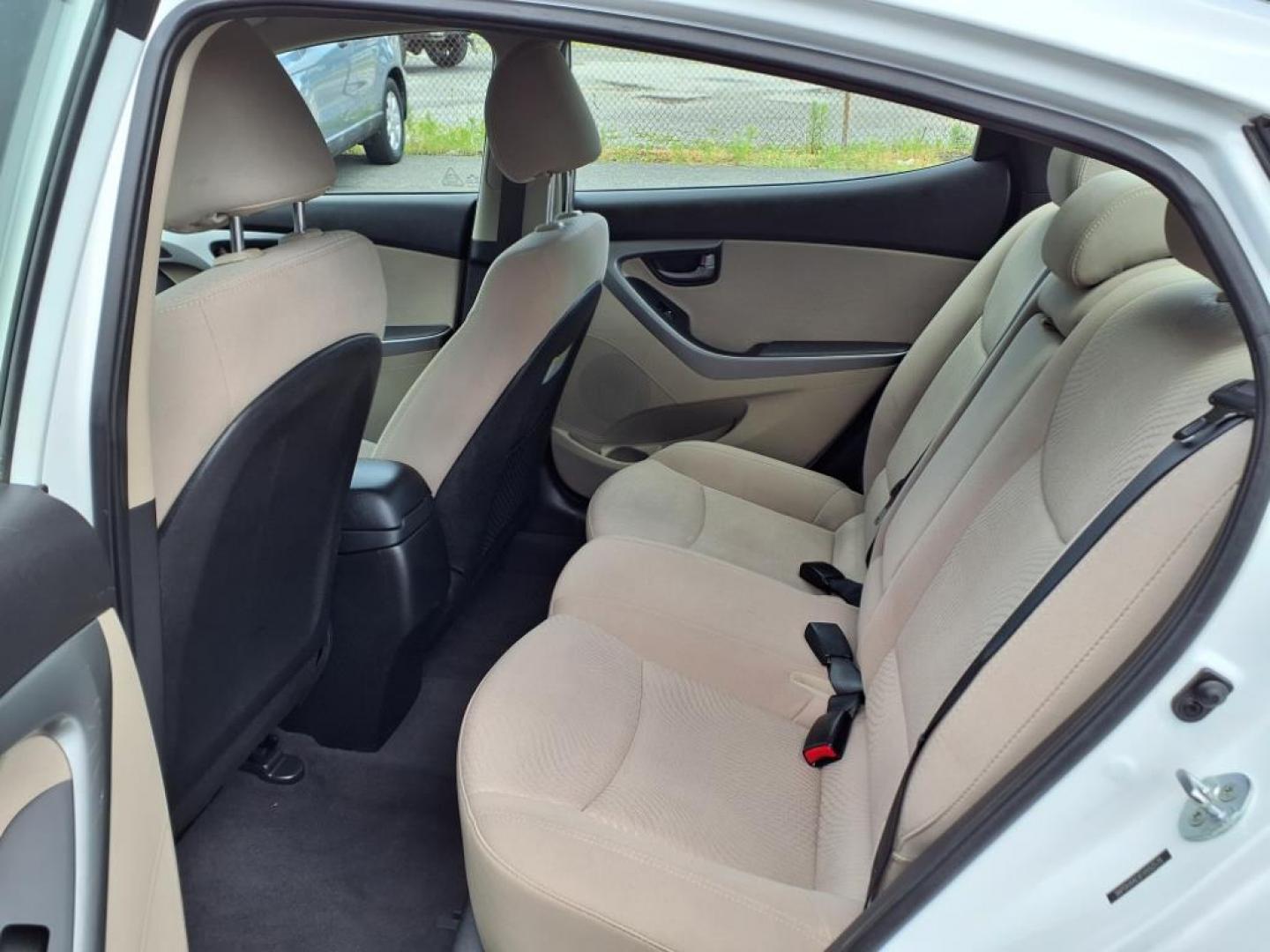 2015 Quartz White Pearl Hyundai ELANTRA SE (5NPDH4AEXFH) with an 1.8L 1.8L I4 145hp 130ft. lbs. Sequential-Port F.I. engine, 6-Speed Shiftable Automatic transmission, located at 50 Eastern Blvd., Essex, MD, 21221, (410) 686-3444, 39.304367, -76.484947 - Photo#11