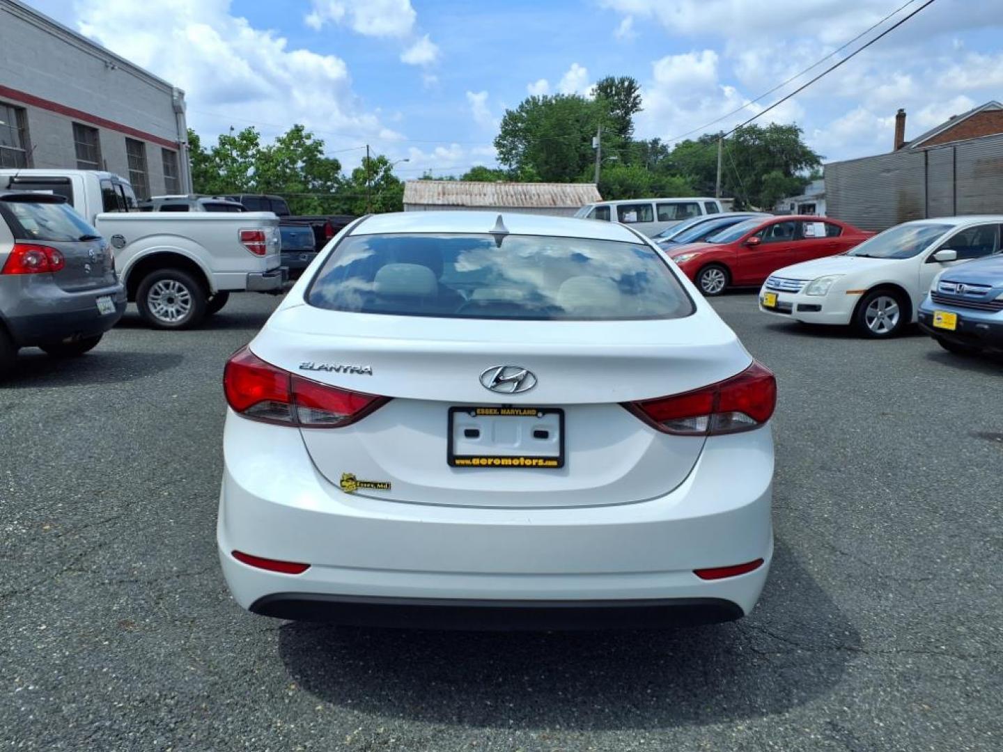 2015 Quartz White Pearl Hyundai ELANTRA SE (5NPDH4AEXFH) with an 1.8L 1.8L I4 145hp 130ft. lbs. Sequential-Port F.I. engine, 6-Speed Shiftable Automatic transmission, located at 50 Eastern Blvd., Essex, MD, 21221, (410) 686-3444, 39.304367, -76.484947 - Photo#3