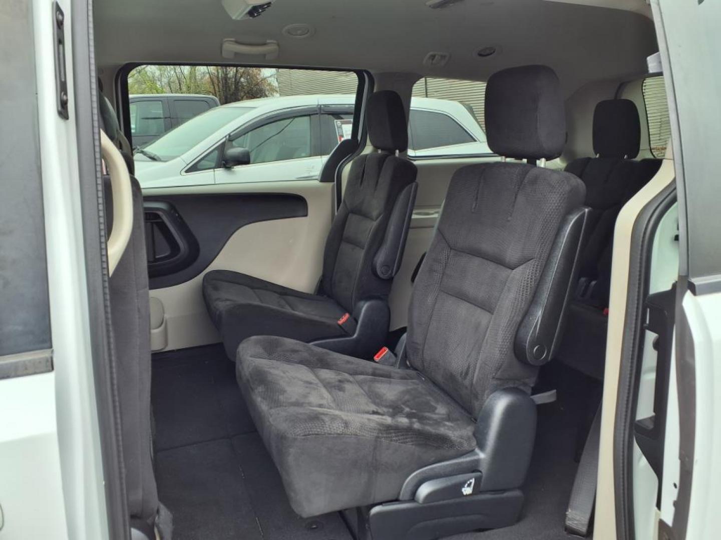 2014 Bright White Clear Coat Dodge Grand Caravan SXT (2C4RDGCG3ER) with an 3.6L Pentastar 3.6L Flex Fuel V6 283hp 260ft. lbs. Sequential-Port F.I. engine, 6-Speed Shiftable Automatic transmission, located at 50 Eastern Blvd., Essex, MD, 21221, (410) 686-3444, 39.304367, -76.484947 - Photo#13