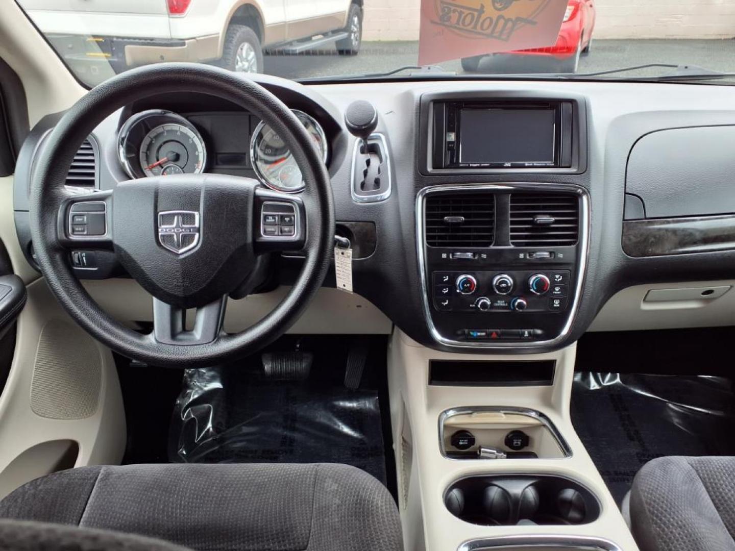 2014 Bright White Clear Coat Dodge Grand Caravan SXT (2C4RDGCG3ER) with an 3.6L Pentastar 3.6L Flex Fuel V6 283hp 260ft. lbs. Sequential-Port F.I. engine, 6-Speed Shiftable Automatic transmission, located at 50 Eastern Blvd., Essex, MD, 21221, (410) 686-3444, 39.304367, -76.484947 - Photo#15