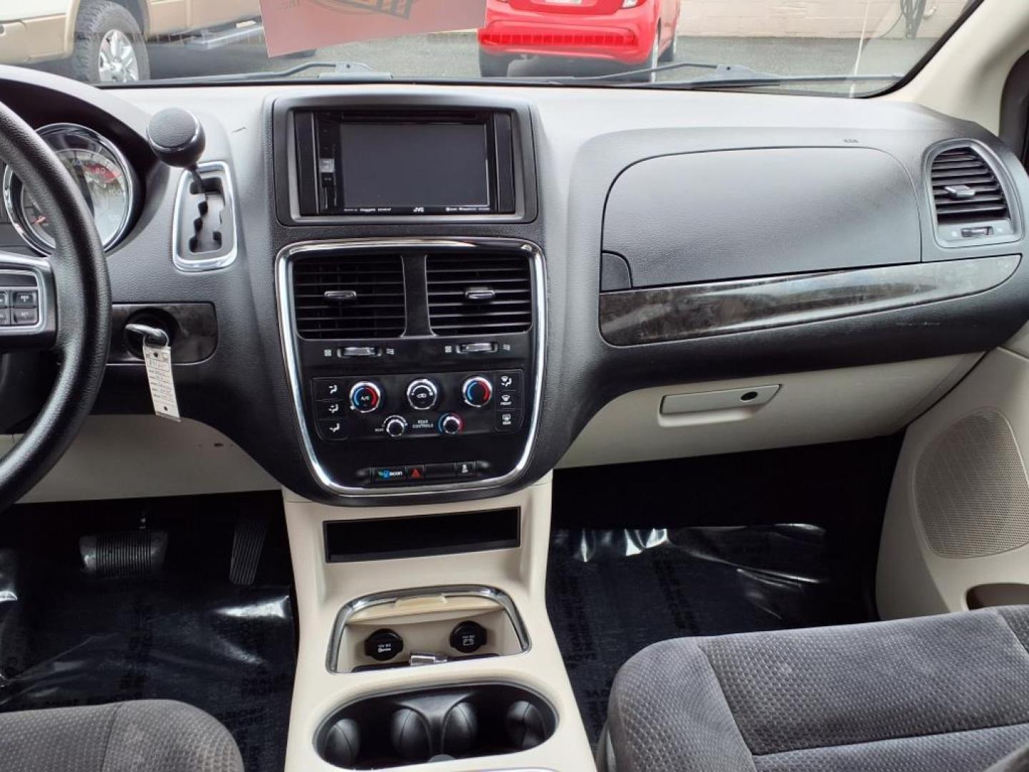 2014 Bright White Clear Coat Dodge Grand Caravan SXT (2C4RDGCG3ER) with an 3.6L Pentastar 3.6L Flex Fuel V6 283hp 260ft. lbs. Sequential-Port F.I. engine, 6-Speed Shiftable Automatic transmission, located at 50 Eastern Blvd., Essex, MD, 21221, (410) 686-3444, 39.304367, -76.484947 - Photo#16