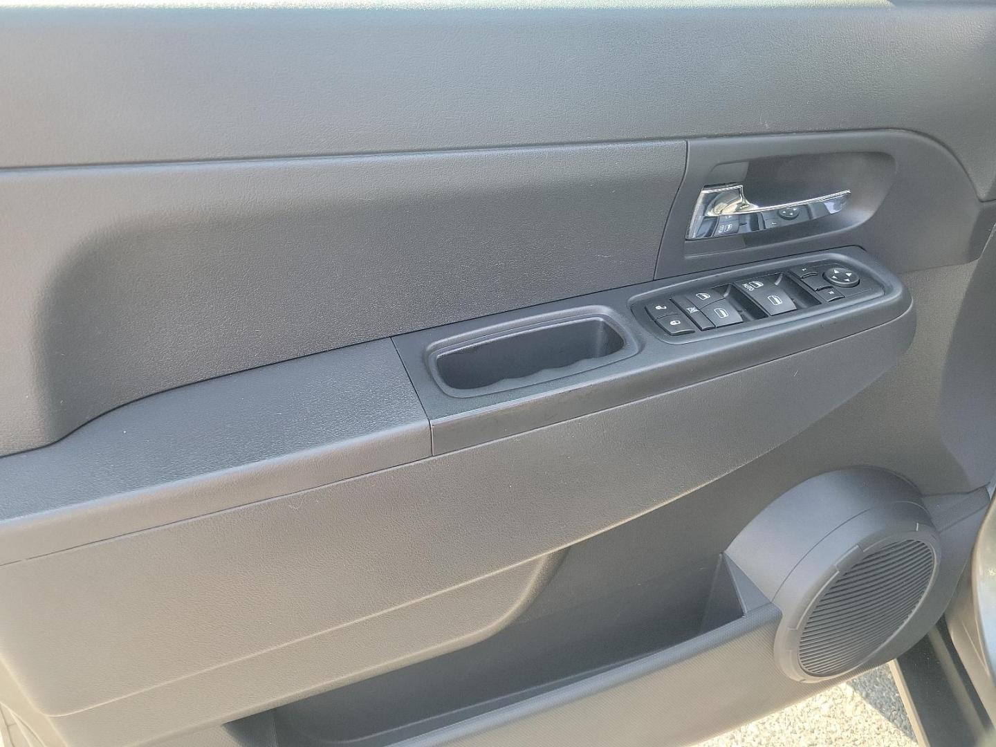 2012 Mineral Gray Metallic - PDM /Dark Slate Gray Interior - ALDV Jeep Liberty Sport (1C4PJMAK1CW) with an 3.7L V6 ENGINE engine, located at 50 Eastern Blvd., Essex, MD, 21221, (410) 686-3444, 39.304367, -76.484947 - Experience the perfect mesh of off-road capability and classic design with this 2012 Jeep Liberty Sport 4WD. Its stunning Mineral Gray Metallic exterior perfectly complements the rich, Dark Slate Gray interior, creating an air of modern sophistication. Under the hood, this beauty is equipped with a - Photo#11