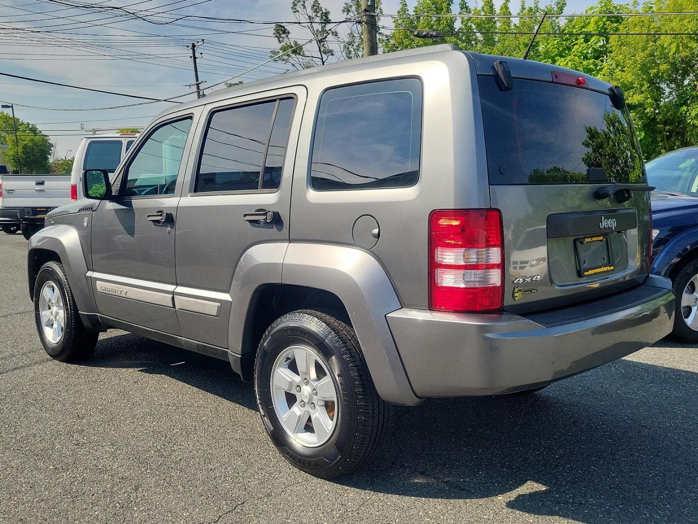 2012 Mineral Gray Metallic - PDM /Dark Slate Gray Interior - ALDV Jeep Liberty Sport (1C4PJMAK1CW) with an 3.7L V6 ENGINE engine, located at 50 Eastern Blvd., Essex, MD, 21221, (410) 686-3444, 39.304367, -76.484947 - Experience the perfect mesh of off-road capability and classic design with this 2012 Jeep Liberty Sport 4WD. Its stunning Mineral Gray Metallic exterior perfectly complements the rich, Dark Slate Gray interior, creating an air of modern sophistication. Under the hood, this beauty is equipped with a - Photo#5
