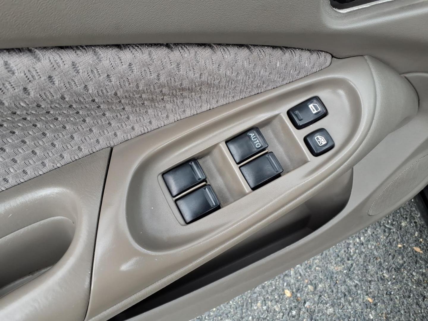 2004 Blackout Nissan Sentra 1.8 S (3N1CB51D54L) with an 1.8L 1L NA I4 double overhead cam (DOHC) 16V Fuel Injected engine, Automatic transmission, located at 50 Eastern Blvd., Essex, MD, 21221, (410) 686-3444, 39.304367, -76.484947- Photo#7