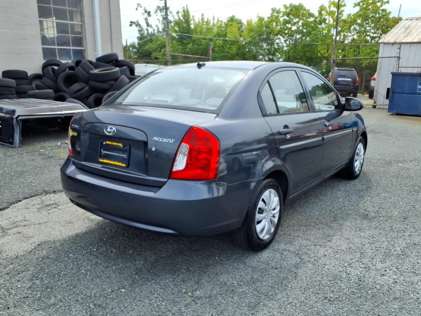 2009 Dk. Gray Hyundai ACCENT GLS (KMHCN46C59U) with an 1.6L 4 Cylinder Sequential-Port F.I. engine, Automatic transmission, located at 50 Eastern Blvd., Essex, MD, 21221, (410) 686-3444, 39.304367, -76.484947- Photo#4