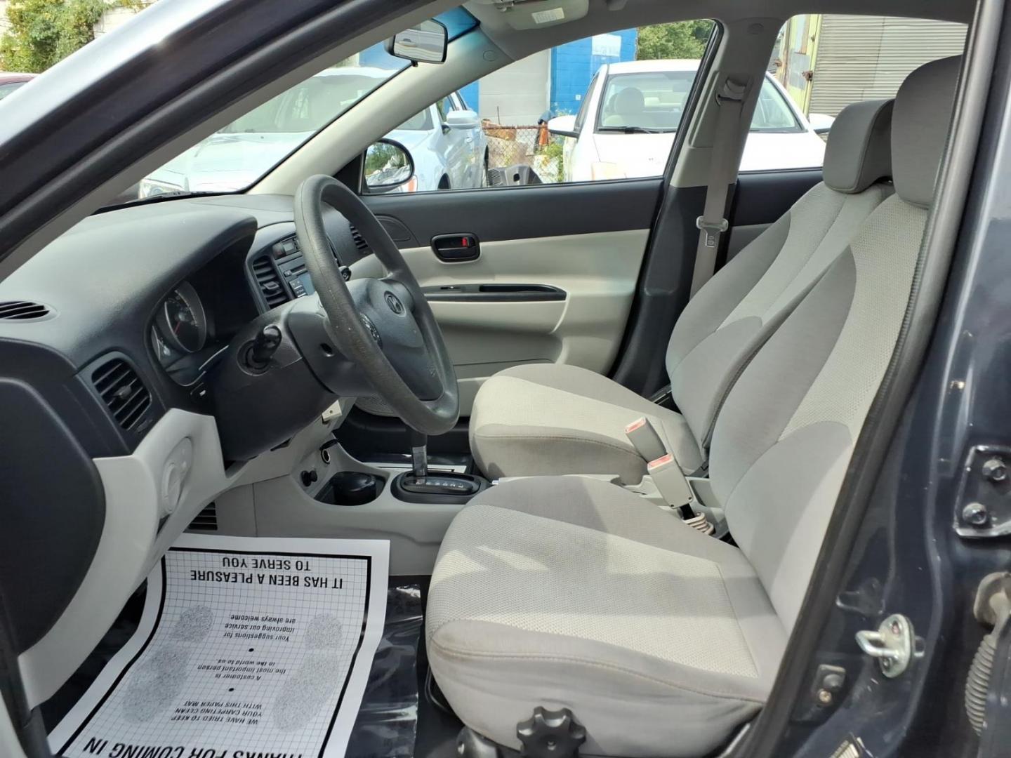2009 Dk. Gray Hyundai ACCENT GLS (KMHCN46C59U) with an 1.6L 4 Cylinder Sequential-Port F.I. engine, Automatic transmission, located at 50 Eastern Blvd., Essex, MD, 21221, (410) 686-3444, 39.304367, -76.484947- Photo#7