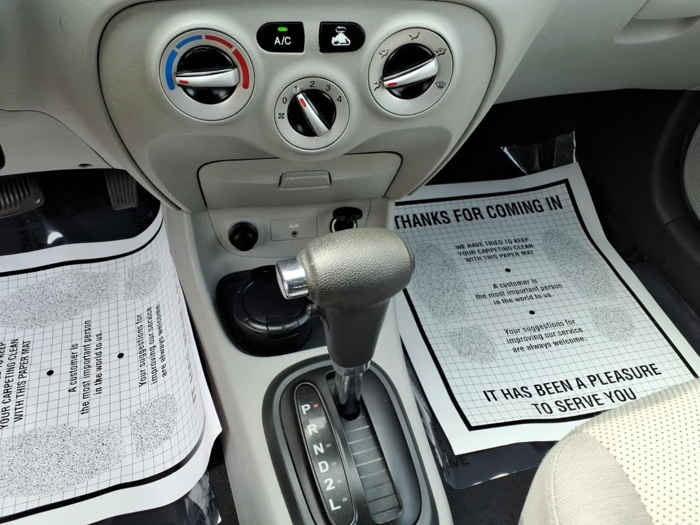 2009 Dk. Gray Hyundai ACCENT GLS (KMHCN46C59U) with an 1.6L 4 Cylinder Sequential-Port F.I. engine, Automatic transmission, located at 50 Eastern Blvd., Essex, MD, 21221, (410) 686-3444, 39.304367, -76.484947- Photo#15