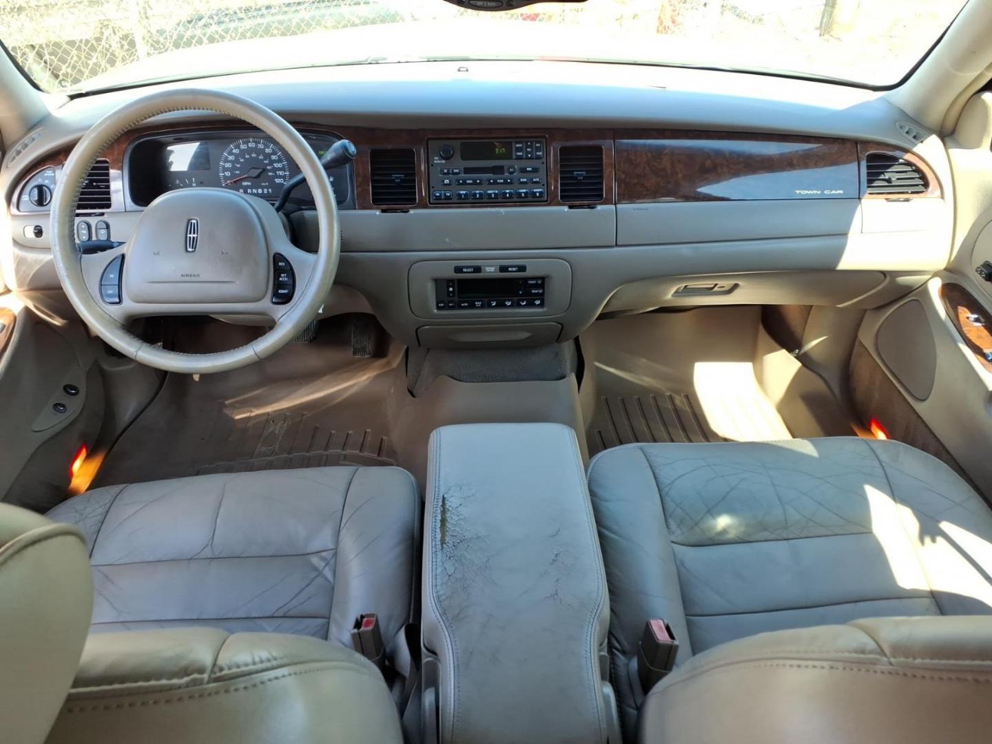 2002 Biege Lincoln Town Car Executive (1LNHM81W72Y) with an 4.6L 4.6L V8 220hp 265ft. lbs. Fuel Injected engine, 4-Speed Automatic transmission, located at 50 Eastern Blvd., Essex, MD, 21221, (410) 686-3444, 39.304367, -76.484947 - Photo#16