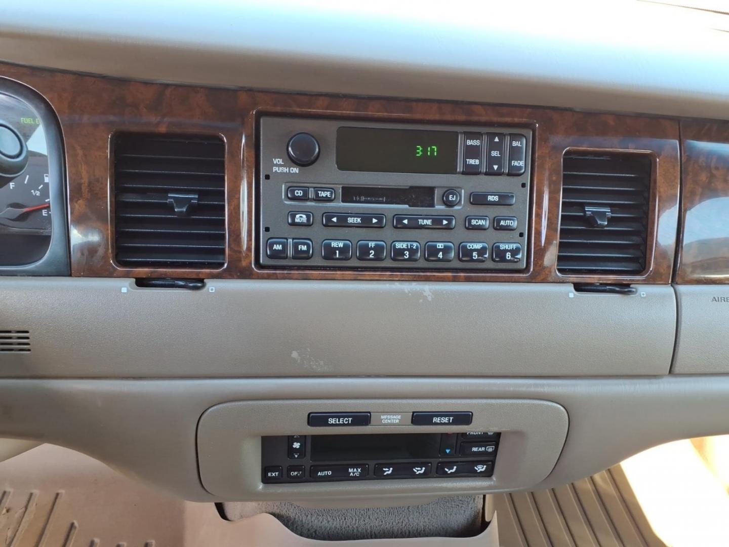 2002 Biege Lincoln Town Car Executive (1LNHM81W72Y) with an 4.6L 4.6L V8 220hp 265ft. lbs. Fuel Injected engine, 4-Speed Automatic transmission, located at 50 Eastern Blvd., Essex, MD, 21221, (410) 686-3444, 39.304367, -76.484947 - Photo#17