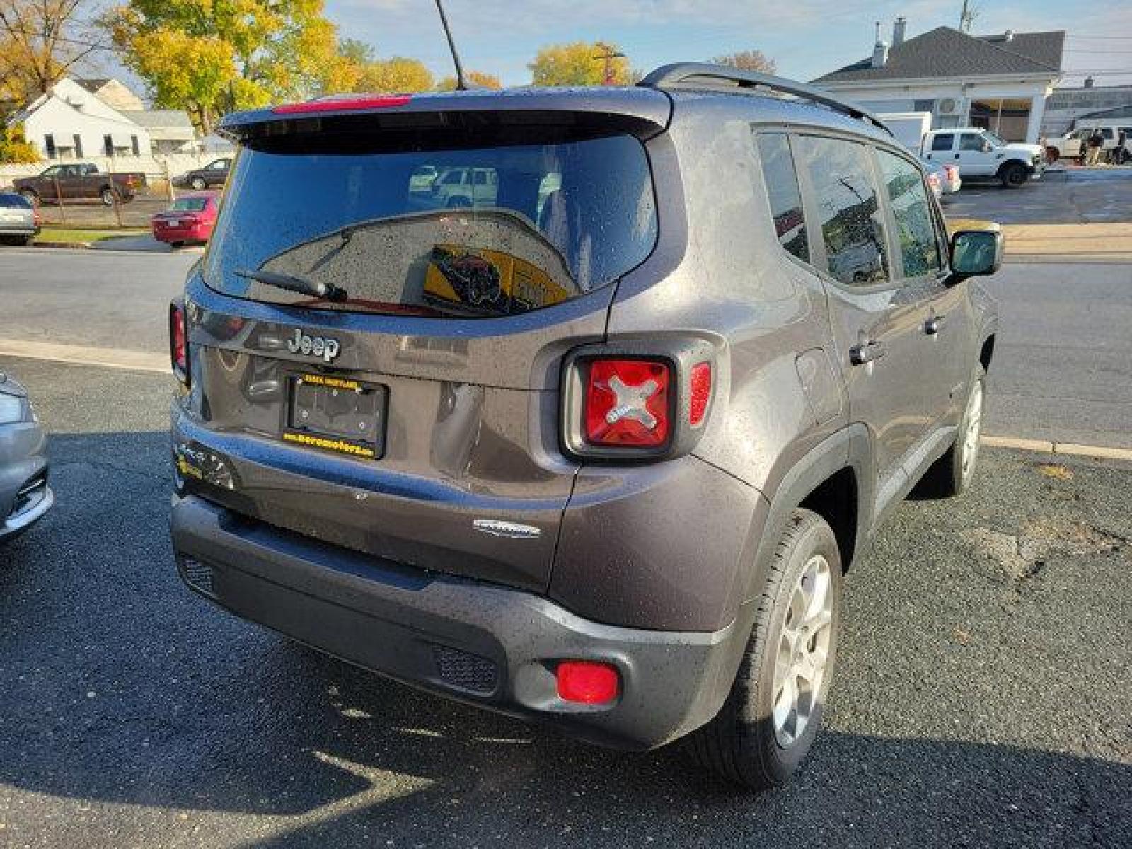 2016 Granite Crystal Metallic Clearcoat /Black Jeep Renegade (ZACCJBBT1GP) with an 4 2.4 L engine, Automatic transmission, located at 50 Eastern Blvd., Essex, MD, 21221, (410) 686-3444, 39.304367, -76.484947 - Photo #3