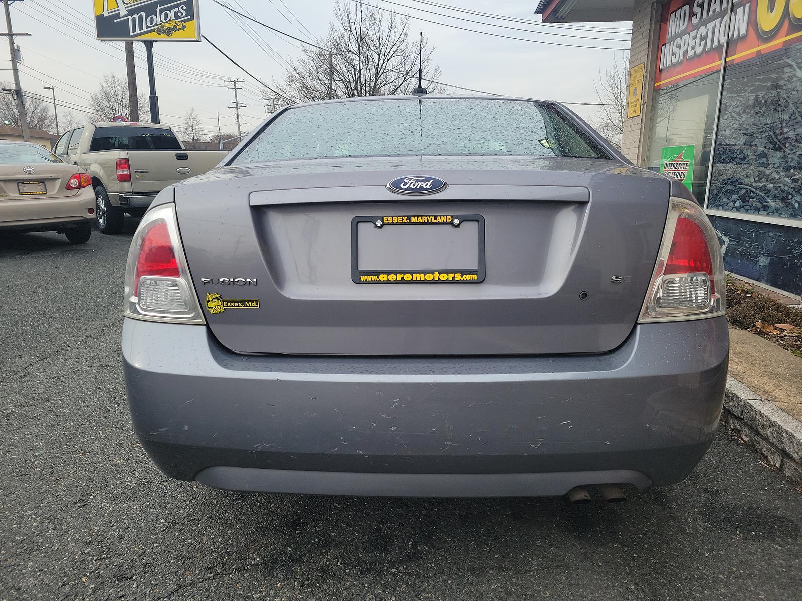 2007 Tungsten Silver Metallic - T8 /Charcoal - W Ford Fusion SE (3FAHP07Z37R) with an 2.3L 16V I4 DURATEC ENGINE engine, located at 50 Eastern Blvd., Essex, MD, 21221, (410) 686-3444, 39.304367, -76.484947 - <p>This 2007 Ford Fusion SE Sedan in Tungsten Silver Metallic is ready to make you smile. Powered by a 2.3 Liter 4 Cylinder generating 160hp while connected to a 5 Speed Automatic transmission. Driving this sleek Front Wheel Drive Sedan, you can secure up to 31mpg on the highway. </p><p><br></p><p>T - Photo #4