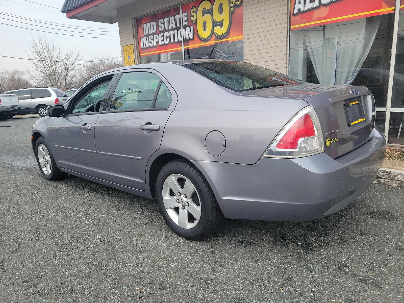2007 Tungsten Silver Metallic - T8 /Charcoal - W Ford Fusion SE (3FAHP07Z37R) with an 2.3L 16V I4 DURATEC ENGINE engine, located at 50 Eastern Blvd., Essex, MD, 21221, (410) 686-3444, 39.304367, -76.484947 - <p>This 2007 Ford Fusion SE Sedan in Tungsten Silver Metallic is ready to make you smile. Powered by a 2.3 Liter 4 Cylinder generating 160hp while connected to a 5 Speed Automatic transmission. Driving this sleek Front Wheel Drive Sedan, you can secure up to 31mpg on the highway. </p><p><br></p><p>T - Photo #5