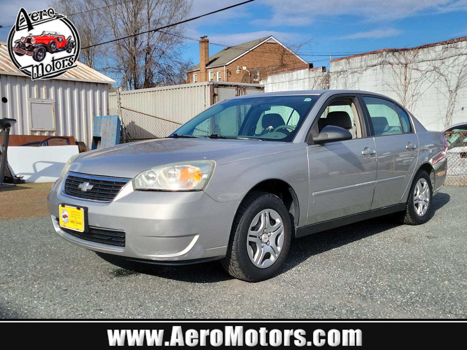 2007 Silverstone Metallic - 67U /Titanium - 83 Chevrolet Malibu LS w/1LS (1G1ZS58F77F) with an ENGINE, ECOTEC 2.2L DOHC 16-VALVE 4-CYLINDER MFI engine, located at 50 Eastern Blvd., Essex, MD, 21221, (410) 686-3444, 39.304367, -76.484947 - <p>You're going to love our great looking 2007 Chevrolet Malibu LS Sedan presented in Silverstone Metallic. Powered by a 3.1 Liter V6 that offers 150hp while paired with an Automatic transmission for smooth shifts. This Front Wheel Drive combination can handle most road conditions and rewards you wi - Photo #0