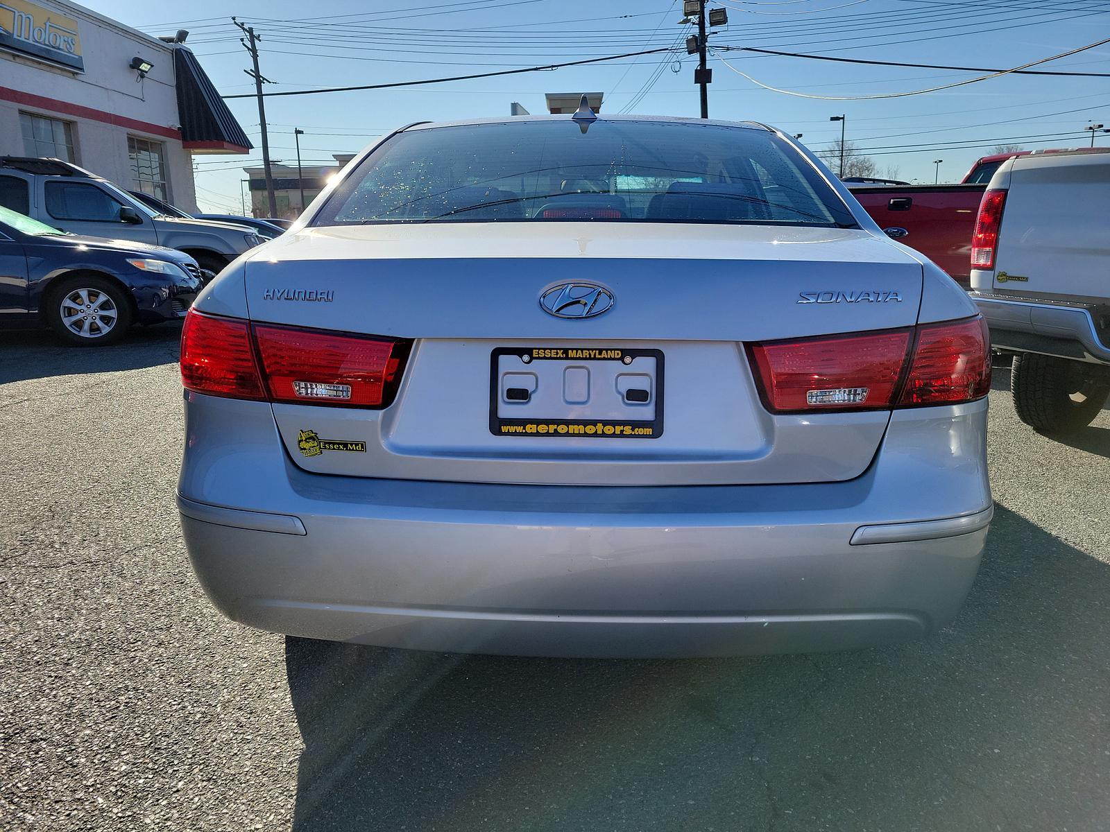 2010 Radiant Silver - SM /Gray - U7 Hyundai Sonata GLS PZEV (5NPET4AC3AH) with an 2.4L DOHC 16-valve I4 engine engine, located at 50 Eastern Blvd., Essex, MD, 21221, (410) 686-3444, 39.304367, -76.484947 - <p>Our great-looking 2010 Hyundai Sonata GLS Sedan is just stunning in Radiant Silver! Powered by a proven 2.4 Liter 4 Cylinder that generates 175hp connected to a 5 Speed Automatic transmission. This Front Wheel Drive team returns nearly 32mpg on the highway and offers a compliant ride with excelle - Photo #4