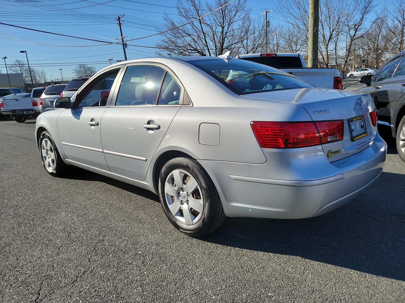 2010 Radiant Silver - SM /Gray - U7 Hyundai Sonata GLS PZEV (5NPET4AC3AH) with an 2.4L DOHC 16-valve I4 engine engine, located at 50 Eastern Blvd., Essex, MD, 21221, (410) 686-3444, 39.304367, -76.484947 - <p>Our great-looking 2010 Hyundai Sonata GLS Sedan is just stunning in Radiant Silver! Powered by a proven 2.4 Liter 4 Cylinder that generates 175hp connected to a 5 Speed Automatic transmission. This Front Wheel Drive team returns nearly 32mpg on the highway and offers a compliant ride with excelle - Photo #5