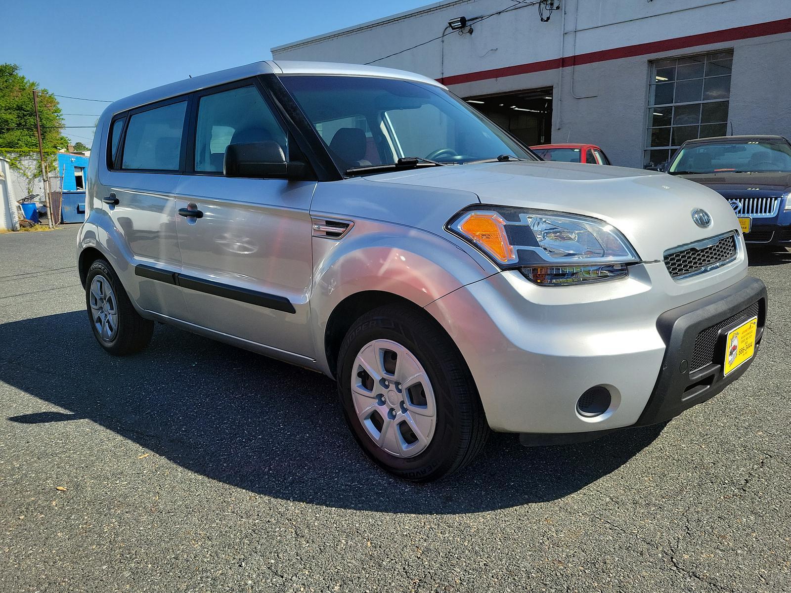 2011 Bright Silver - A3D /Black seat trim - WK Kia Soul (KNDJT2A15B7) with an 1.6L DOHC MPI CVVT I4 engine engine, located at 50 Eastern Blvd., Essex, MD, 21221, (410) 686-3444, 39.304367, -76.484947 - <p>This great-looking 2011 Kia Soul Hatchback offers a unique style in Bright Silver that you will love taking on the town. Powered by a 2.0 Liter 4 Cylinder generating 142hp connected to a 5 Speed Manual transmission. This Front Wheel Drive hatchback handles well, offering a smooth ride while secur - Photo #2