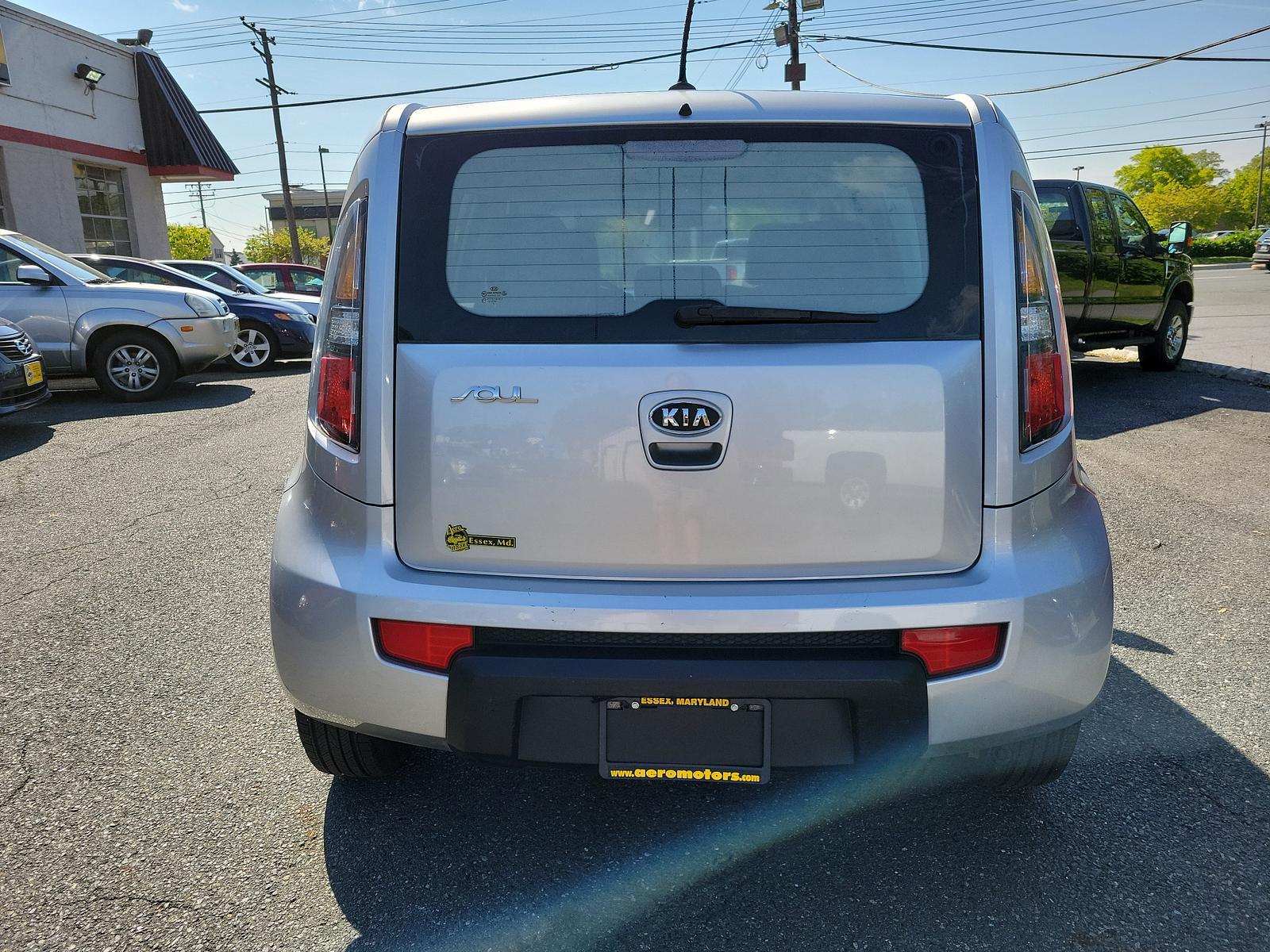 2011 Bright Silver - A3D /Black seat trim - WK Kia Soul (KNDJT2A15B7) with an 1.6L DOHC MPI CVVT I4 engine engine, located at 50 Eastern Blvd., Essex, MD, 21221, (410) 686-3444, 39.304367, -76.484947 - <p>This great-looking 2011 Kia Soul Hatchback offers a unique style in Bright Silver that you will love taking on the town. Powered by a 2.0 Liter 4 Cylinder generating 142hp connected to a 5 Speed Manual transmission. This Front Wheel Drive hatchback handles well, offering a smooth ride while secur - Photo #4