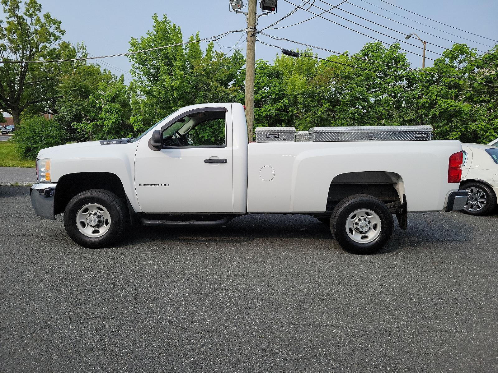 2008 Summit White - 50U /Dark Titanium - 88B Chevrolet Silverado 2500HD Work Truck (1GCHC24K18E) with an ENGINE, VORTEC 6.0L VARIABLE VALVE TIMING V8 SFI engine, located at 50 Eastern Blvd., Essex, MD, 21221, (410) 686-3444, 39.304367, -76.484947 - <p>Look no further than our 2008 Chevrolet Silverado 2500 W/T Regular Cab 4X4 presented in Summit White. Powered by a 6.0 Liter V8 that offers 360hp while connected to a Heavy Duty 6 Speed Automatic transmission with a tow/haul mode. This Four Wheel Drive secures up to 17mpg on the highway and has a - Photo #6