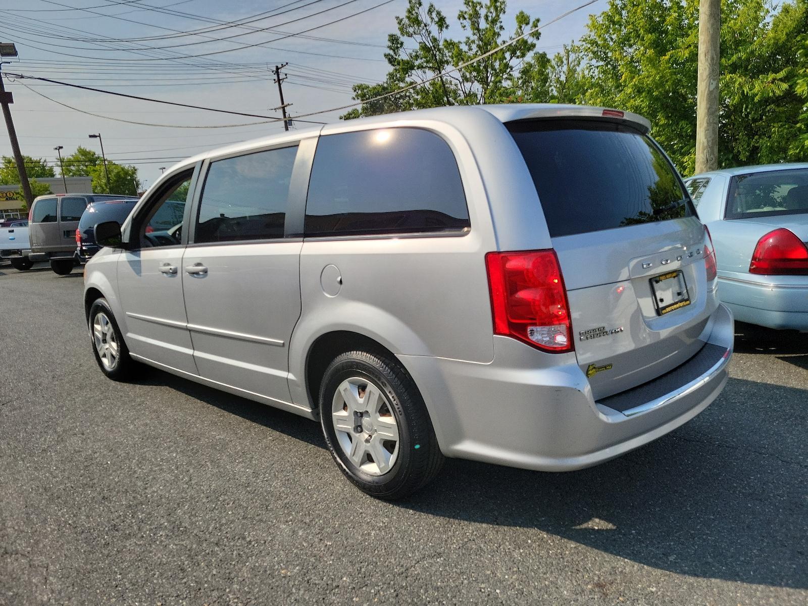 2011 Bright Silver Metallic - PS2 /Black/Light Graystone Interior - H7X1 Dodge Grand Caravan Express (2D4RN4DG0BR) with an 3.6L VVT 24-VALVE V6 ENGINE engine, located at 50 Eastern Blvd., Essex, MD, 21221, (410) 686-3444, 39.304367, -76.484947 - <p>This 2011 Dodge Grand Caravan Express shown off in Bright Silver Metallic is the perfect side-kick for you! Powered by a 3.6 Liter V6 generating 283hp while connected to the 6 Speed Automatic transmission for a smooth ride you are sure to enjoy. One trip around the block in our Front Wheel Drive - Photo #5