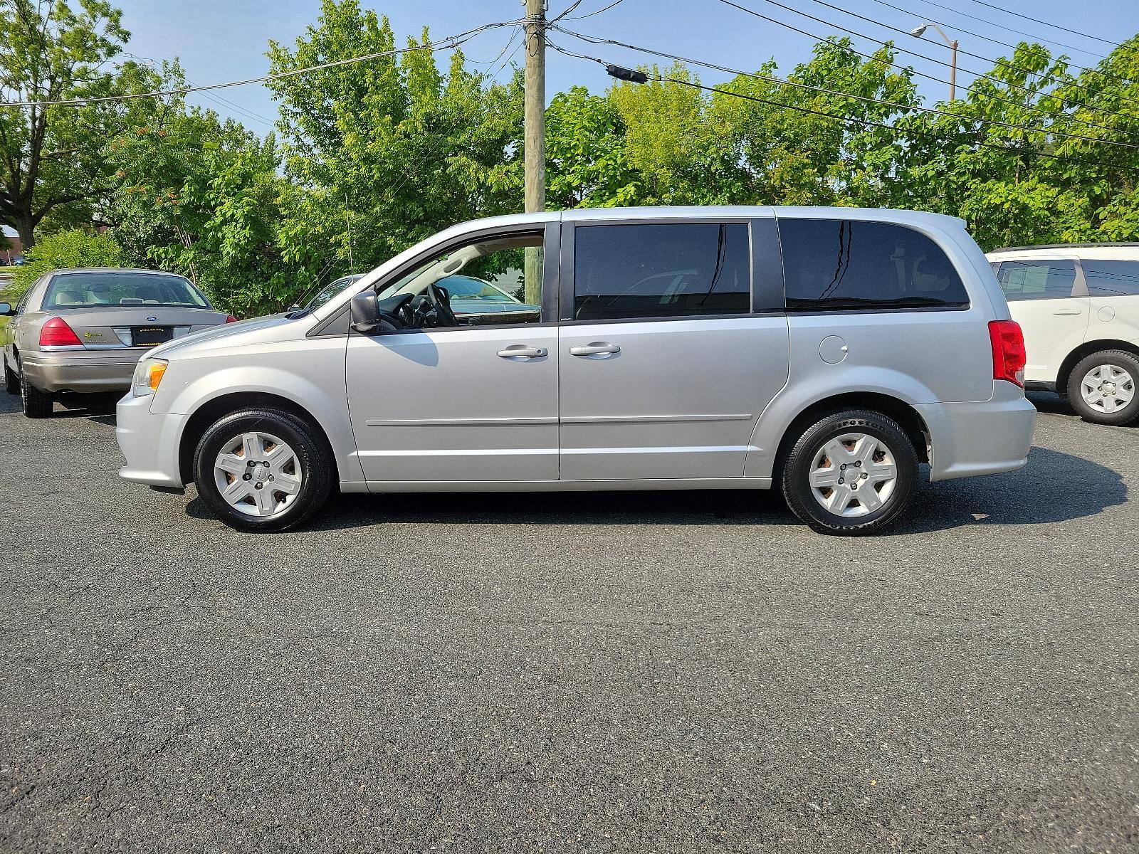 2011 Bright Silver Metallic - PS2 /Black/Light Graystone Interior - H7X1 Dodge Grand Caravan Express (2D4RN4DG0BR) with an 3.6L VVT 24-VALVE V6 ENGINE engine, located at 50 Eastern Blvd., Essex, MD, 21221, (410) 686-3444, 39.304367, -76.484947 - <p>This 2011 Dodge Grand Caravan Express shown off in Bright Silver Metallic is the perfect side-kick for you! Powered by a 3.6 Liter V6 generating 283hp while connected to the 6 Speed Automatic transmission for a smooth ride you are sure to enjoy. One trip around the block in our Front Wheel Drive - Photo #6