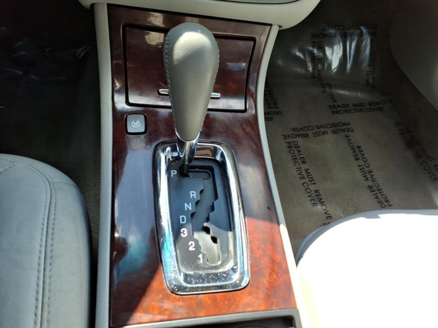 2009 Blue Buick Lucerne CXL Special Edition (1G4HD57M59U) with an 3.9L 3.9L Flex Fuel V6 227hp 237ft. lbs. Fuel Injected engine, 4-Speed Automatic transmission, located at 50 Eastern Blvd., Essex, MD, 21221, (410) 686-3444, 39.304367, -76.484947 - Photo#17