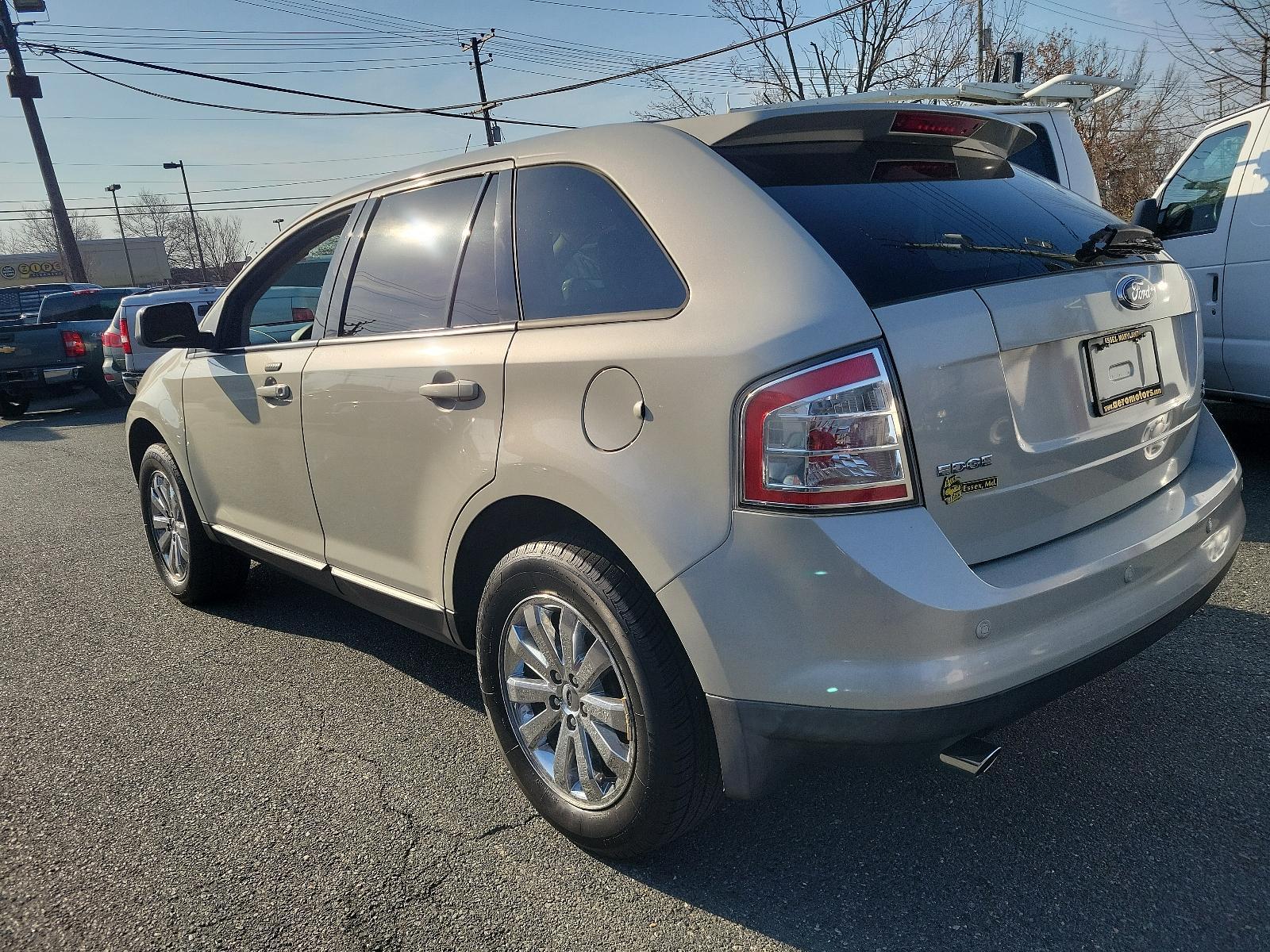 2007 Light Sage Metallic - NH /Charcoal - W Ford Edge SEL PLUS (2FMDK49C37B) with an 3.5L V6 DURATEC ENGINE engine, located at 50 Eastern Blvd., Essex, MD, 21221, (410) 686-3444, 39.304367, -76.484947 - Experience the perfect blend of convenience, style, and power with our 2007 Ford Edge SEL PLUS awd 4dr sel plus edition. Exuding a classic tan exterior, this midsize SUV is powered by a 3.5l v6 duratec engine which delivers an impressive performance with superb efficiency. Its all-wheel-drive capabi - Photo #5