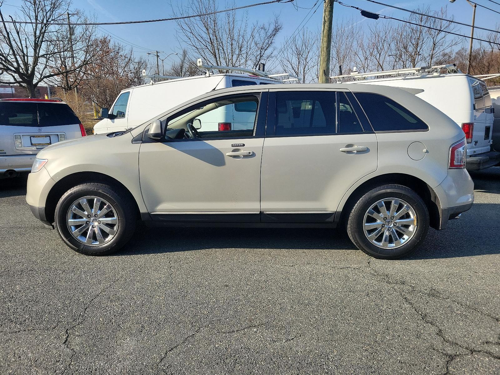 2007 Light Sage Metallic - NH /Charcoal - W Ford Edge SEL PLUS (2FMDK49C37B) with an 3.5L V6 DURATEC ENGINE engine, located at 50 Eastern Blvd., Essex, MD, 21221, (410) 686-3444, 39.304367, -76.484947 - Experience the perfect blend of convenience, style, and power with our 2007 Ford Edge SEL PLUS awd 4dr sel plus edition. Exuding a classic tan exterior, this midsize SUV is powered by a 3.5l v6 duratec engine which delivers an impressive performance with superb efficiency. Its all-wheel-drive capabi - Photo #6