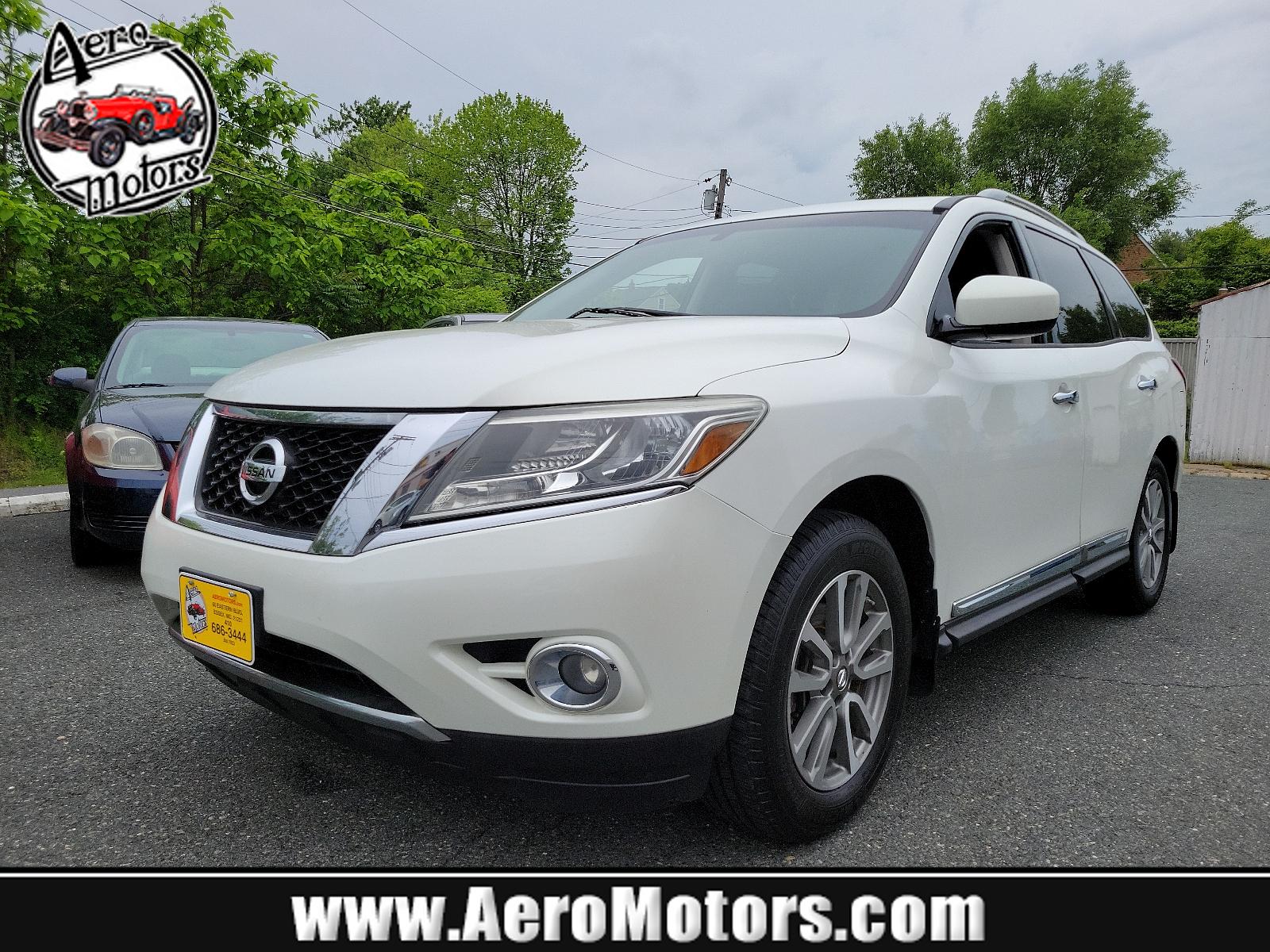 photo of 2014 Nissan Pathfinder