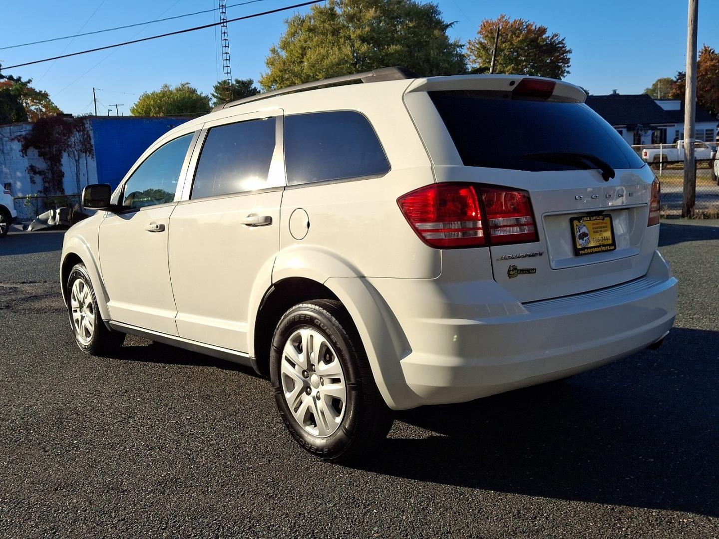 2018 White Dodge Journey SE (3C4PDCAB7JT) with an 2.4L 4 Cylinder Sequential-Port F.I. engine, Automatic transmission, located at 50 Eastern Blvd., Essex, MD, 21221, (410) 686-3444, 39.304367, -76.484947- Photo#5