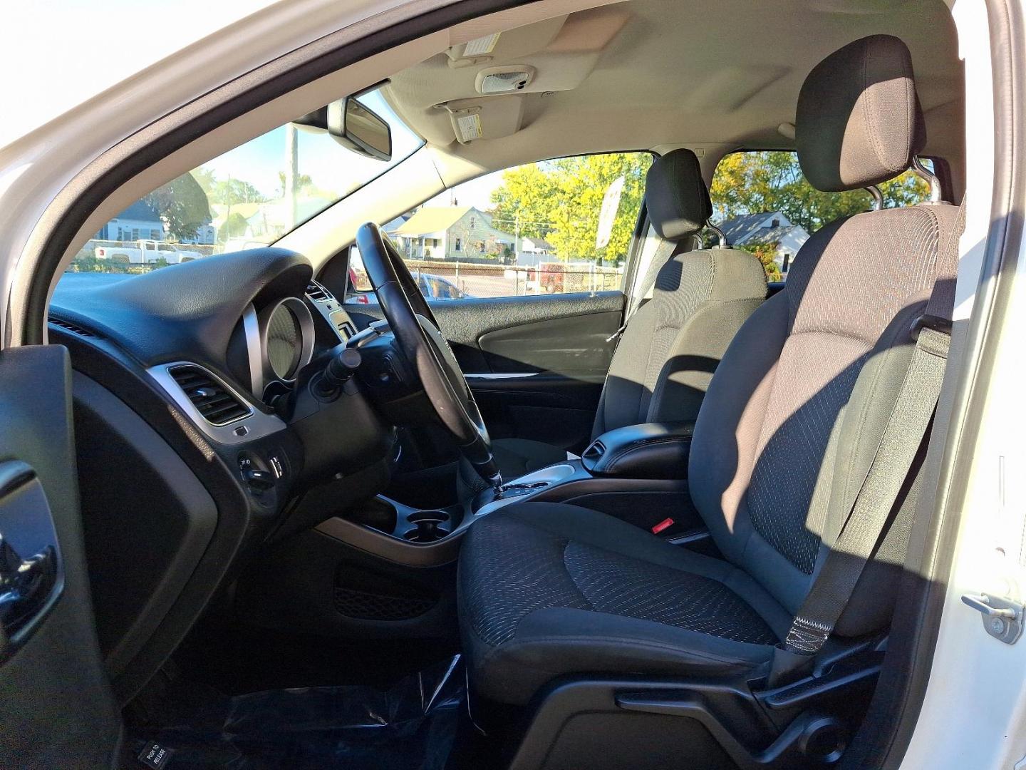 2018 White Dodge Journey SE (3C4PDCAB7JT) with an 2.4L 4 Cylinder Sequential-Port F.I. engine, Automatic transmission, located at 50 Eastern Blvd., Essex, MD, 21221, (410) 686-3444, 39.304367, -76.484947 - Photo#38