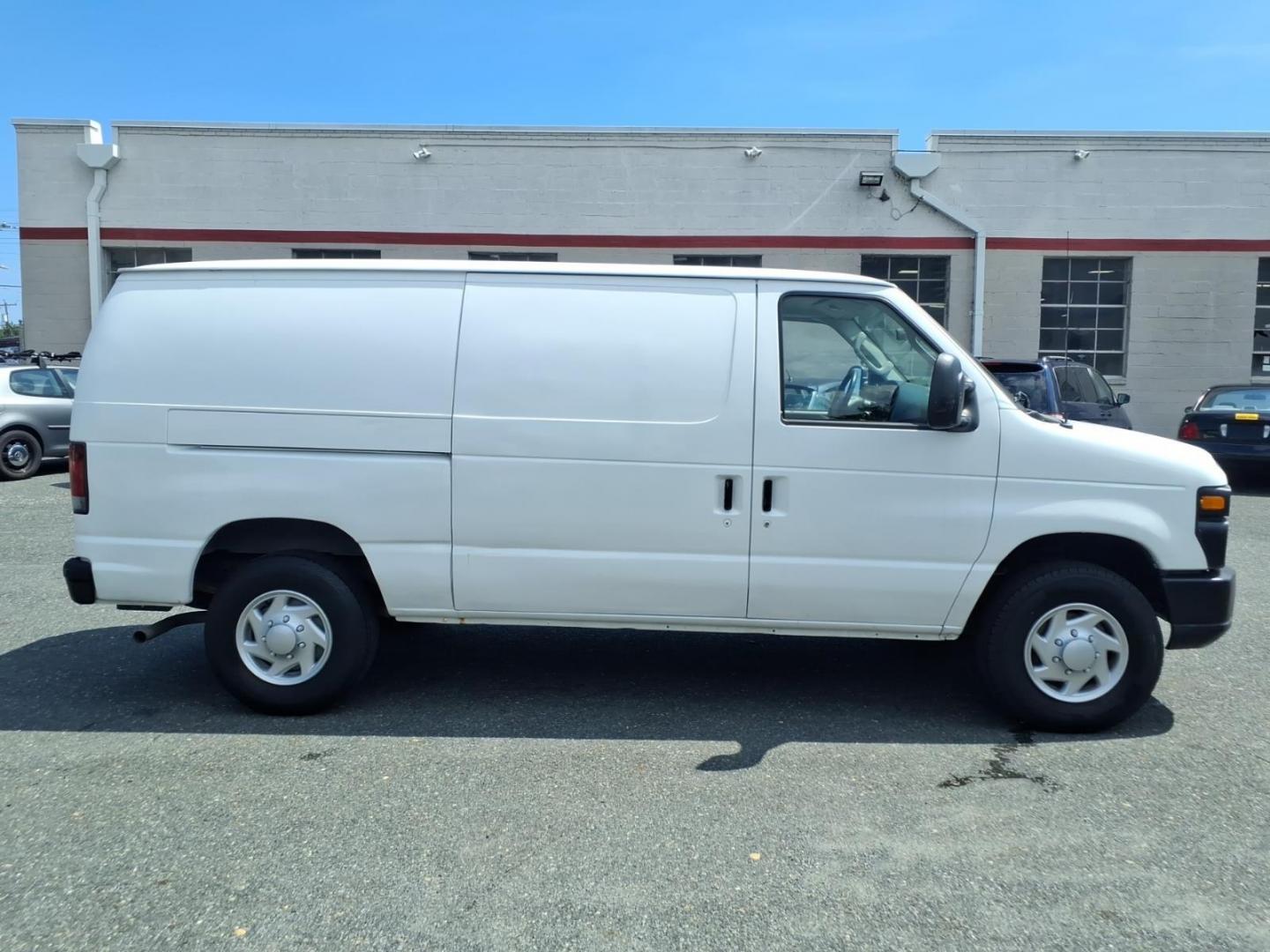2008 Ford E-Series E-250 (1FTNE24W08D) with an 4.6L 8 Cylinder Sequential-Port F.I. engine, Not Specified transmission, located at 50 Eastern Blvd., Essex, MD, 21221, (410) 686-3444, 39.304367, -76.484947- Photo#5