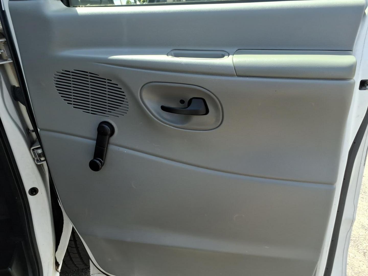 2008 Ford E-Series E-250 (1FTNE24W08D) with an 4.6L 8 Cylinder Sequential-Port F.I. engine, Not Specified transmission, located at 50 Eastern Blvd., Essex, MD, 21221, (410) 686-3444, 39.304367, -76.484947- Photo#16