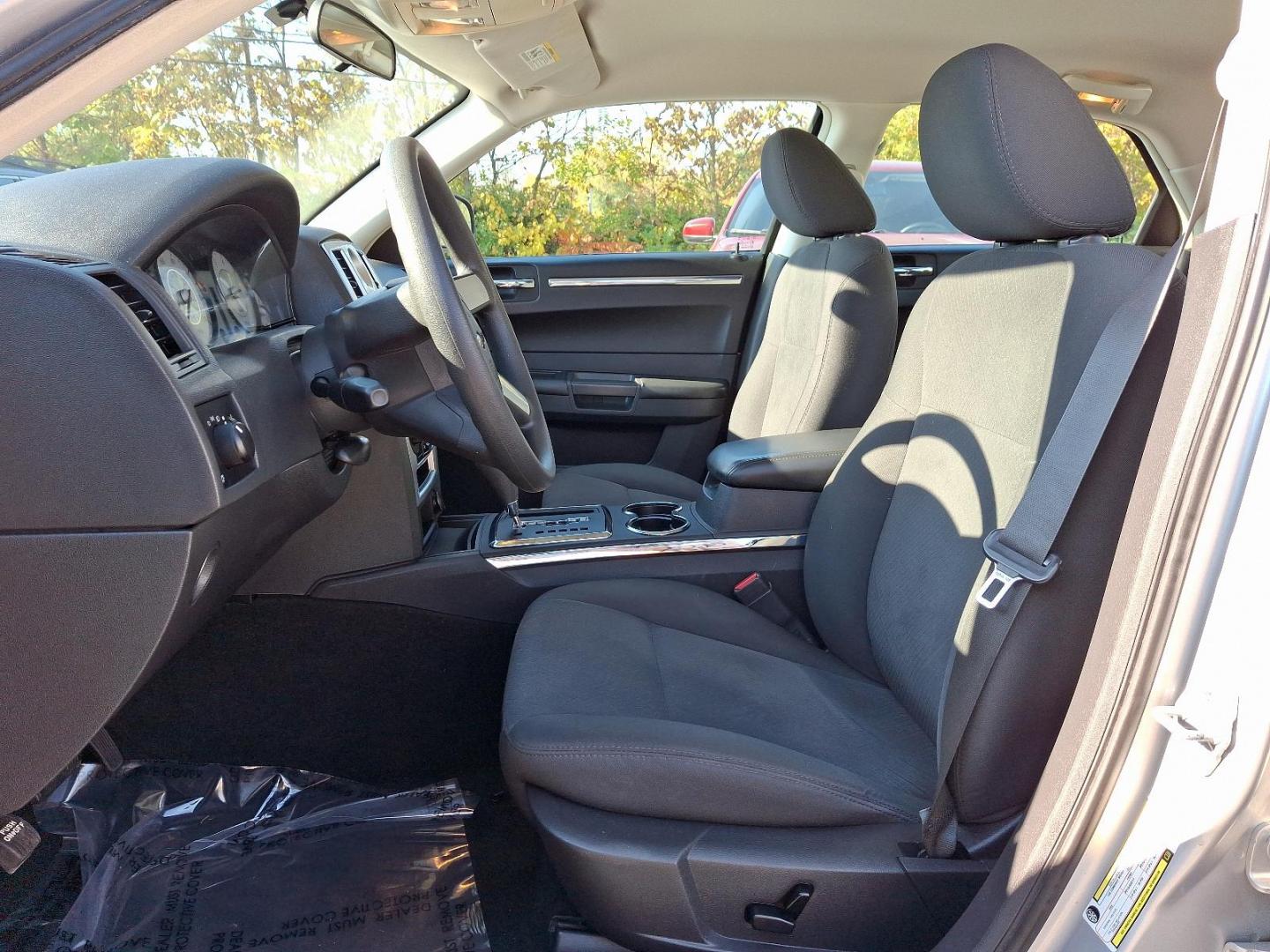 2009 Silver Chrysler 300 LX (2C3KA43DX9H) with an 2.7L 6 Cylinder Sequential-Port F.I. engine, Automatic transmission, located at 50 Eastern Blvd., Essex, MD, 21221, (410) 686-3444, 39.304367, -76.484947 - Photo#31