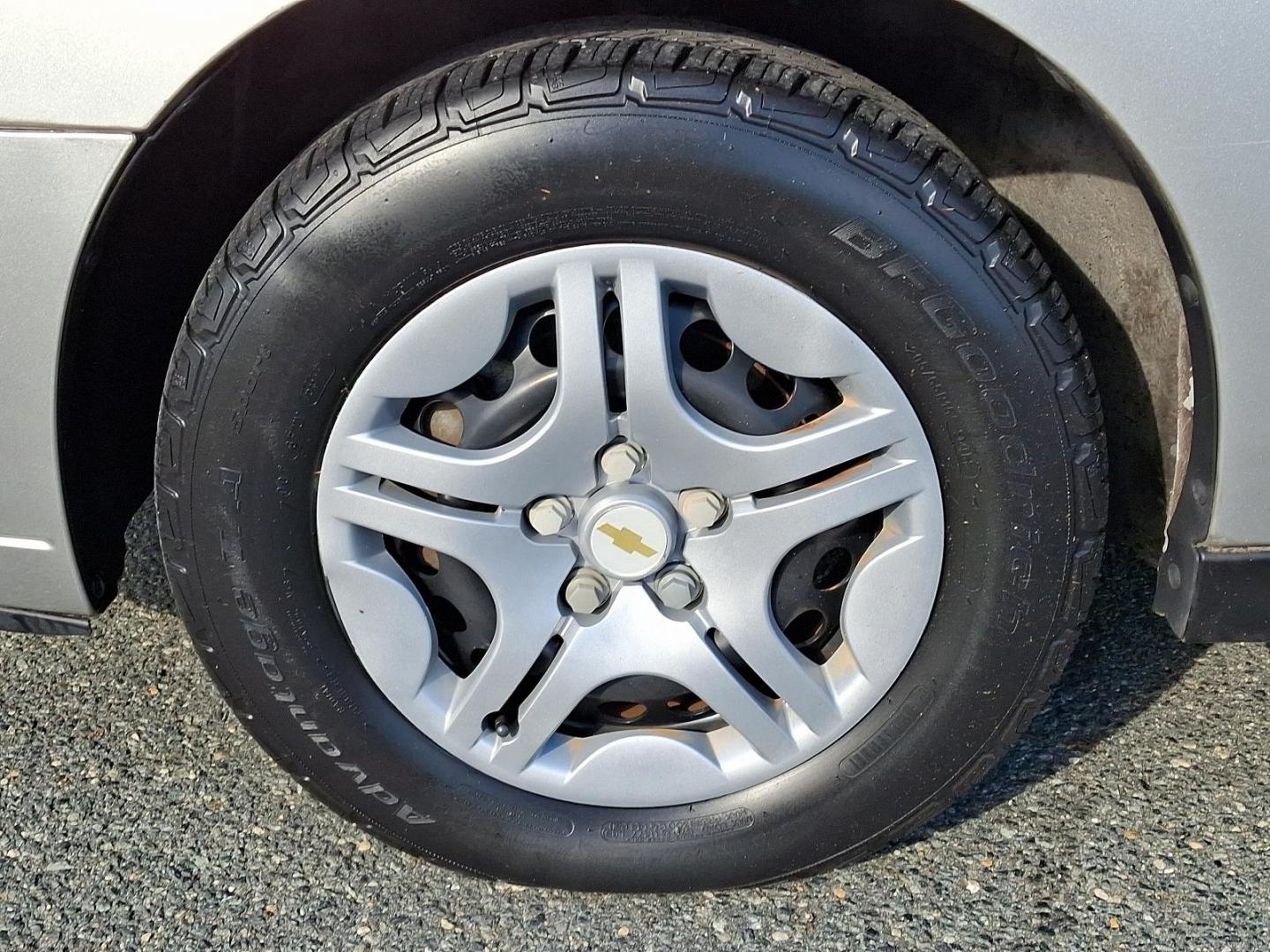 2006 Silver Chevrolet Malibu LS (1G1ZS51F36F) with an 2.2L 4 Cylinder Fuel Injected engine, Automatic transmission, located at 50 Eastern Blvd., Essex, MD, 21221, (410) 686-3444, 39.304367, -76.484947 - Photo#28