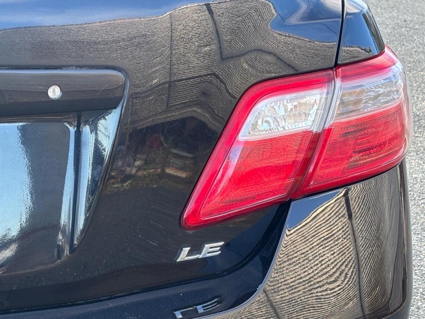 2008 Black Toyota Camry LE (4T1BE46K18U) with an 2.4L 2.4L I4 158hp 161ft. lbs. Fuel Injected engine, 5-Speed Automatic Overdrive w/ECT-i transmission, located at 50 Eastern Blvd., Essex, MD, 21221, (410) 686-3444, 39.304367, -76.484947 - Photo#4