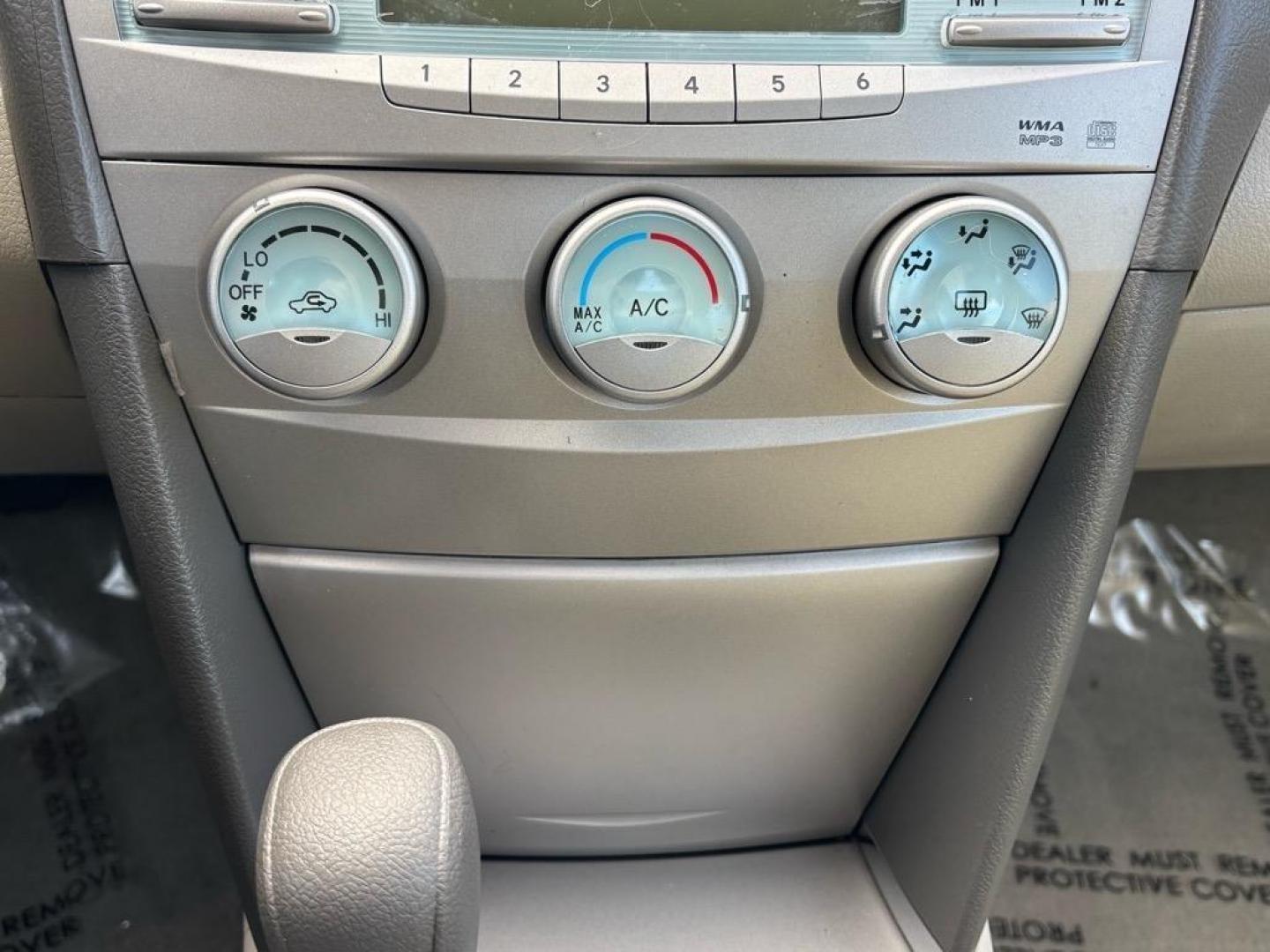 2008 Black Toyota Camry LE (4T1BE46K18U) with an 2.4L 2.4L I4 158hp 161ft. lbs. Fuel Injected engine, 5-Speed Automatic Overdrive w/ECT-i transmission, located at 50 Eastern Blvd., Essex, MD, 21221, (410) 686-3444, 39.304367, -76.484947 - Photo#38