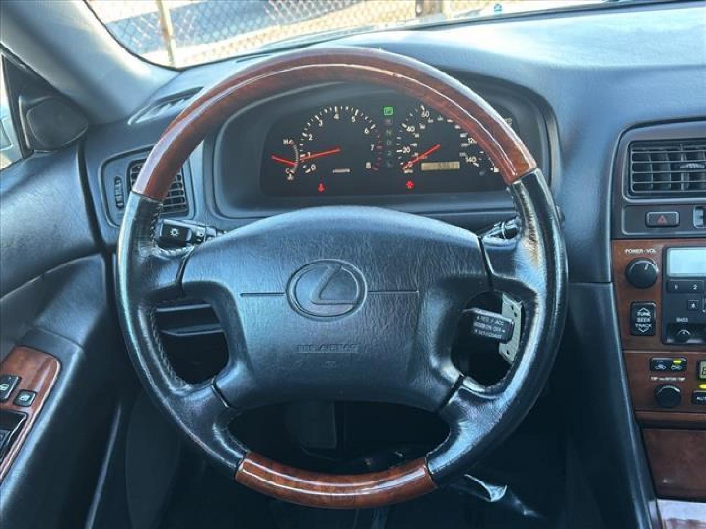 2001 Silver Lexus ES 300 Base (JT8BF28G410) with an 3.0L 6 Cylinder Fuel Injected engine, Automatic transmission, located at 50 Eastern Blvd., Essex, MD, 21221, (410) 686-3444, 39.304367, -76.484947 - Photo#13