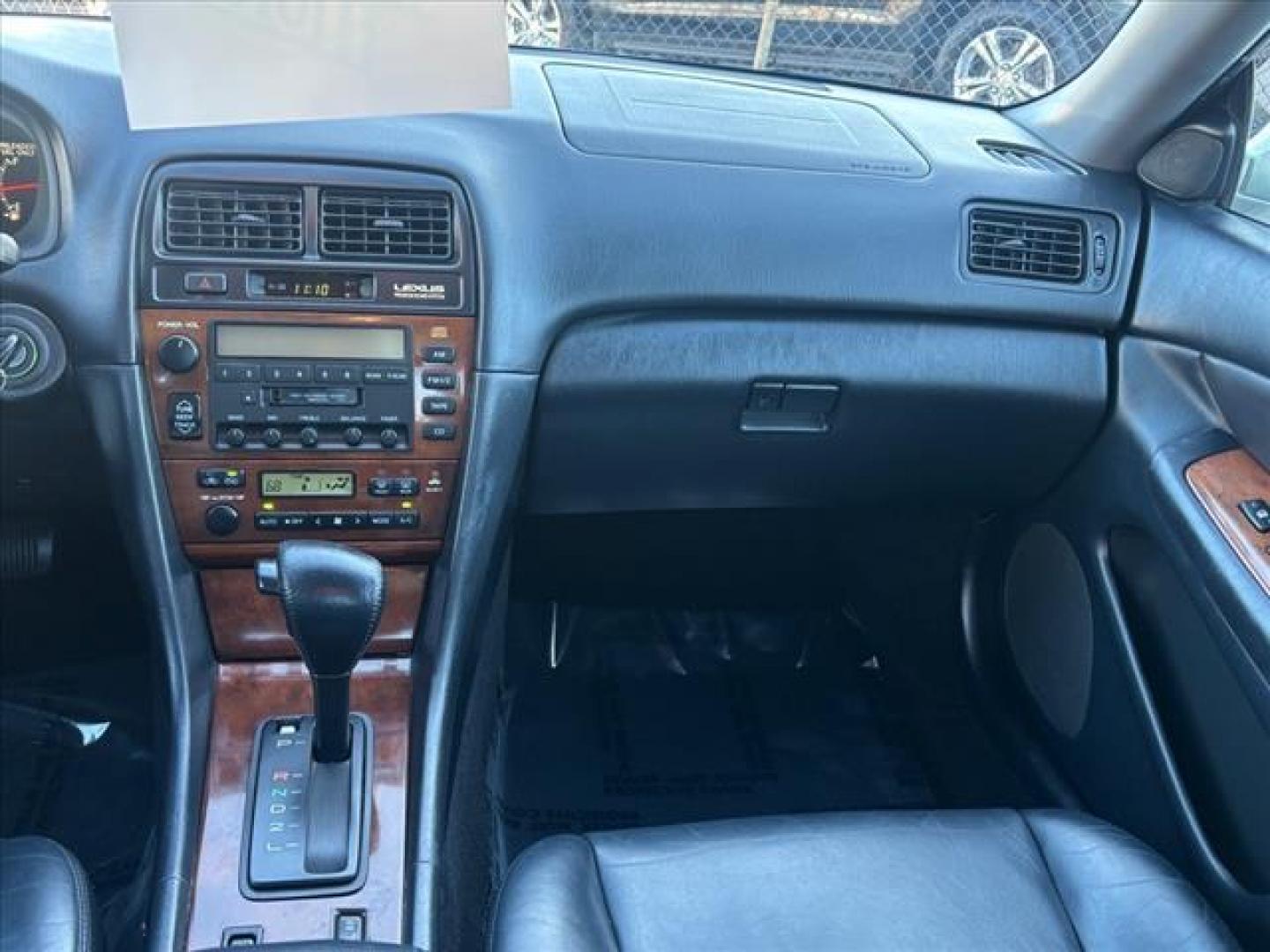 2001 Silver Lexus ES 300 Base (JT8BF28G410) with an 3.0L 6 Cylinder Fuel Injected engine, Automatic transmission, located at 50 Eastern Blvd., Essex, MD, 21221, (410) 686-3444, 39.304367, -76.484947 - Photo#15