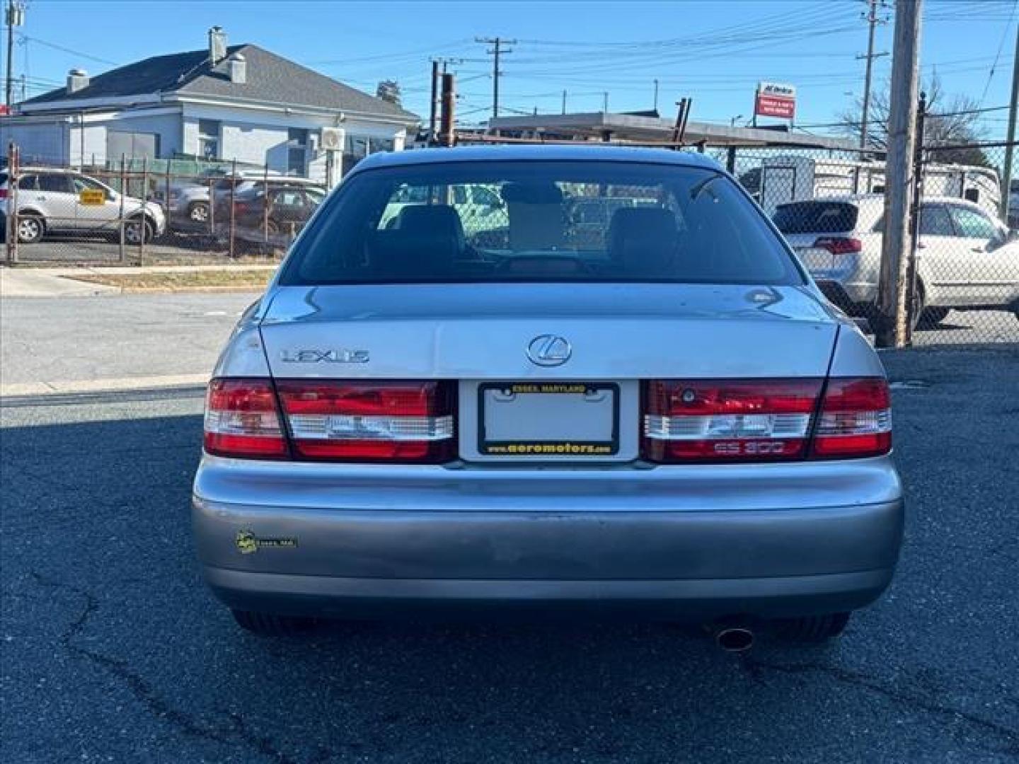 2001 Silver Lexus ES 300 Base (JT8BF28G410) with an 3.0L 6 Cylinder Fuel Injected engine, Automatic transmission, located at 50 Eastern Blvd., Essex, MD, 21221, (410) 686-3444, 39.304367, -76.484947 - Photo#3