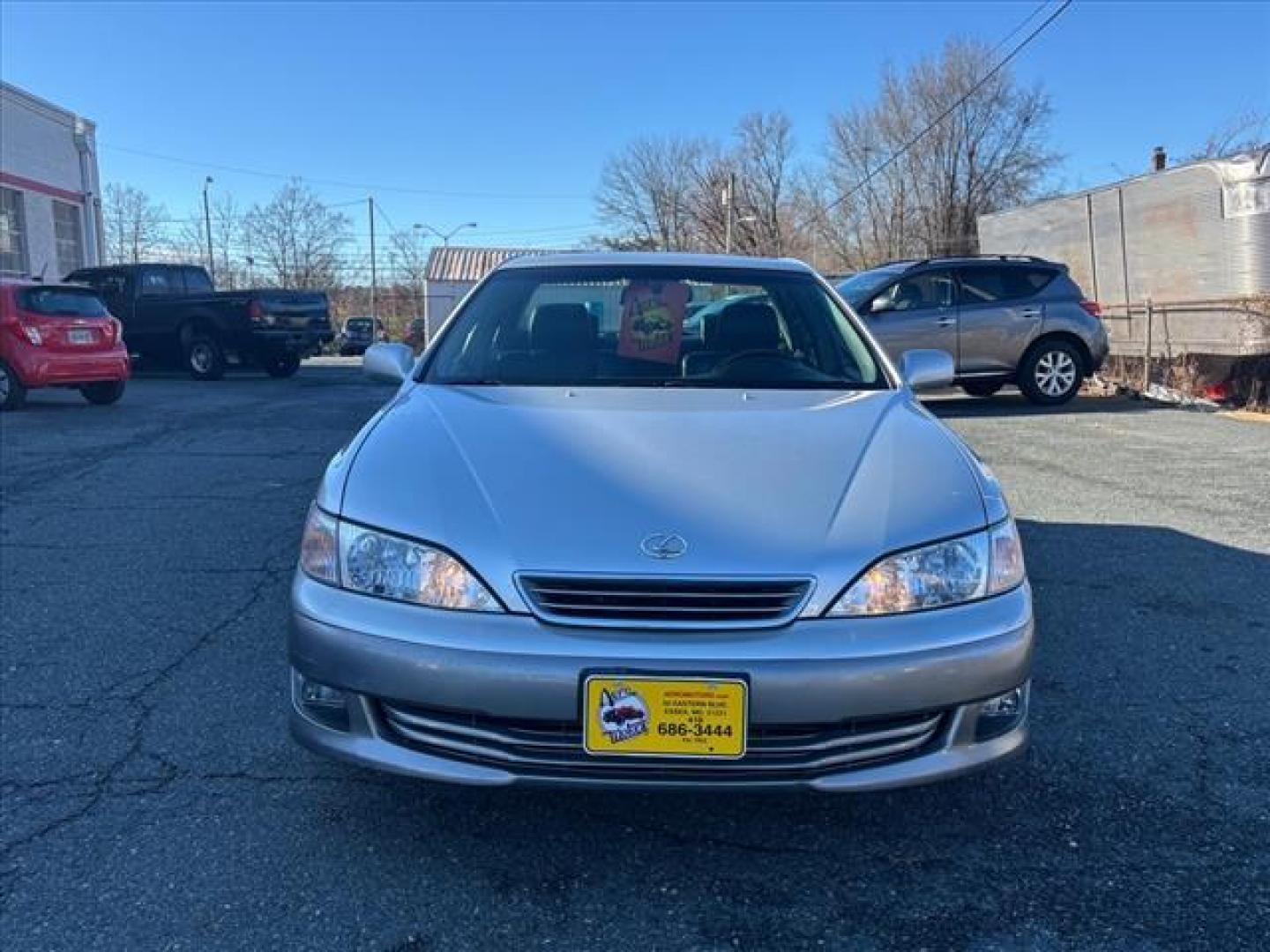2001 Silver Lexus ES 300 Base (JT8BF28G410) with an 3.0L 6 Cylinder Fuel Injected engine, Automatic transmission, located at 50 Eastern Blvd., Essex, MD, 21221, (410) 686-3444, 39.304367, -76.484947 - Photo#7