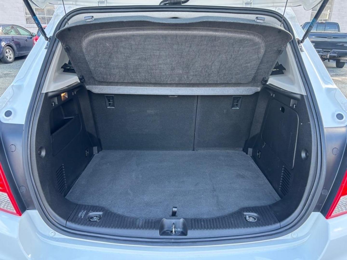 2017 Summit White Chevrolet Trax LS (3GNCJKSB1HL) with an 1.4L 4 Cylinder Sequential-Port F.I. engine, Automatic transmission, located at 50 Eastern Blvd., Essex, MD, 21221, (410) 686-3444, 39.304367, -76.484947 - Photo#4
