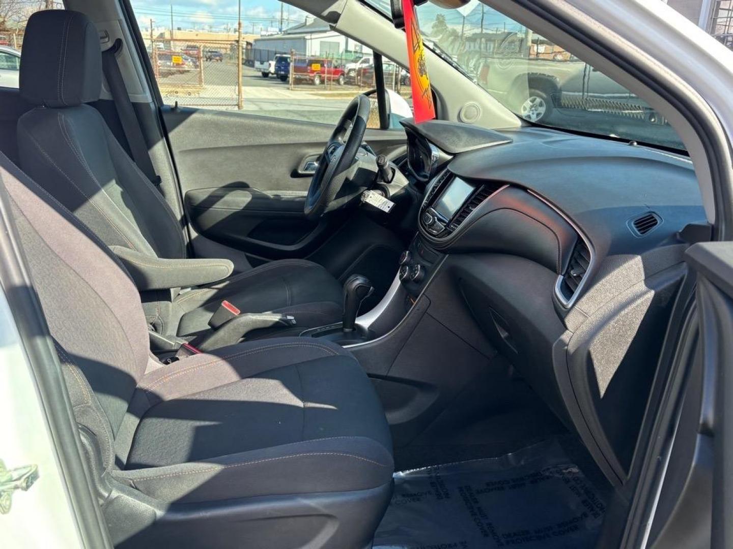 2017 Summit White Chevrolet Trax LS (3GNCJKSB1HL) with an 1.4L 4 Cylinder Sequential-Port F.I. engine, Automatic transmission, located at 50 Eastern Blvd., Essex, MD, 21221, (410) 686-3444, 39.304367, -76.484947 - Photo#17