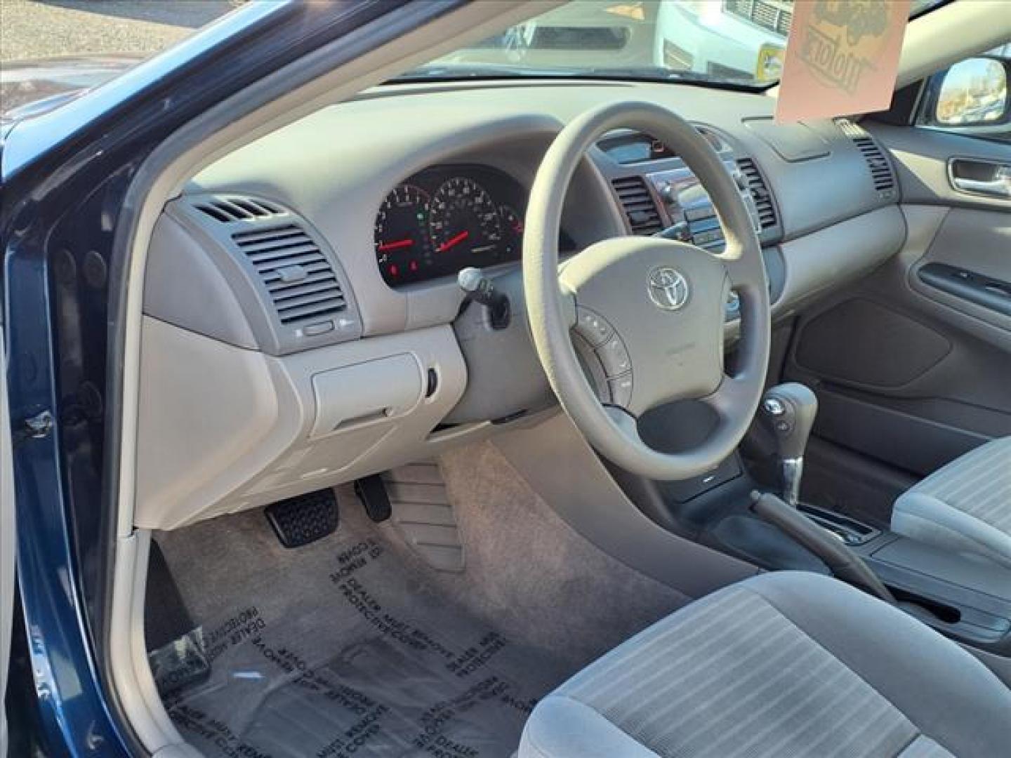 2005 Indigo Ink Pearl Toyota Camry LE (4T1BE30K15U) with an 2.4L 2.4L I4 160hp 163ft. lbs. Fuel Injected engine, Automatic transmission, located at 50 Eastern Blvd., Essex, MD, 21221, (410) 686-3444, 39.304367, -76.484947 - Photo#10