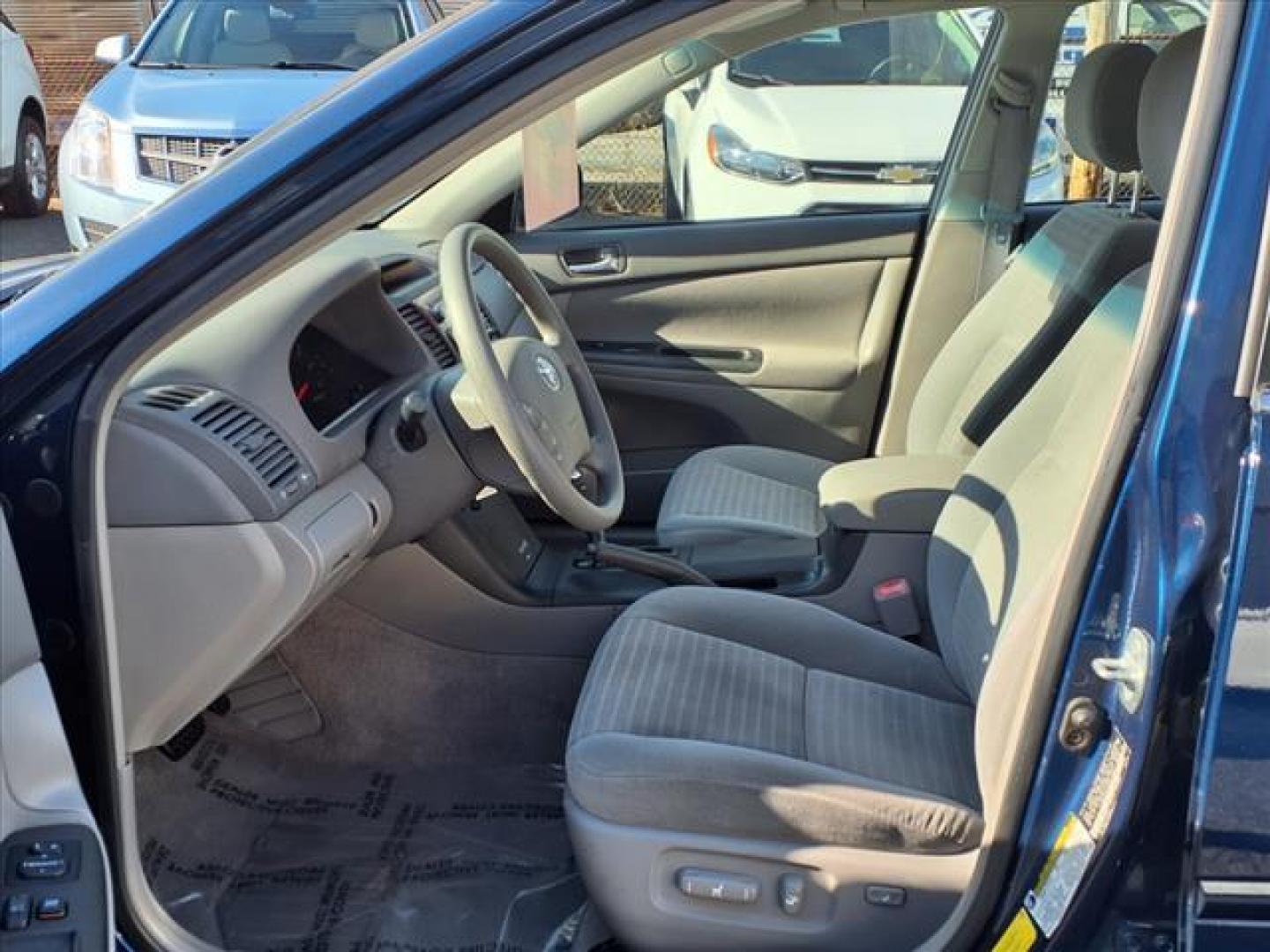 2005 Indigo Ink Pearl Toyota Camry LE (4T1BE30K15U) with an 2.4L 2.4L I4 160hp 163ft. lbs. Fuel Injected engine, Automatic transmission, located at 50 Eastern Blvd., Essex, MD, 21221, (410) 686-3444, 39.304367, -76.484947 - Photo#11