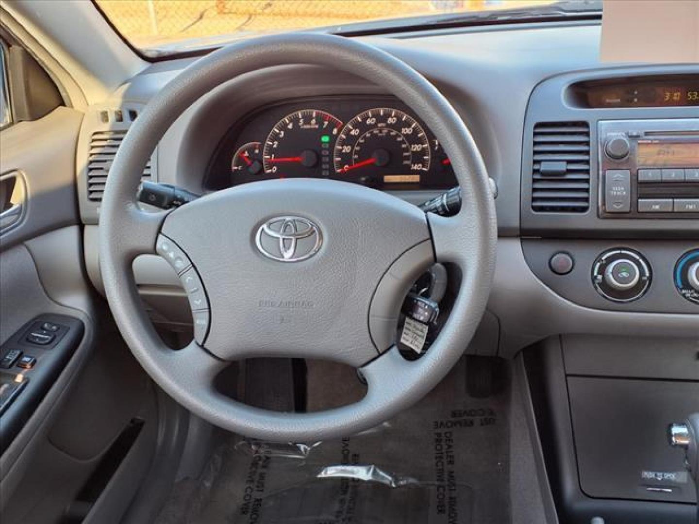2005 Indigo Ink Pearl Toyota Camry LE (4T1BE30K15U) with an 2.4L 2.4L I4 160hp 163ft. lbs. Fuel Injected engine, Automatic transmission, located at 50 Eastern Blvd., Essex, MD, 21221, (410) 686-3444, 39.304367, -76.484947 - Photo#12