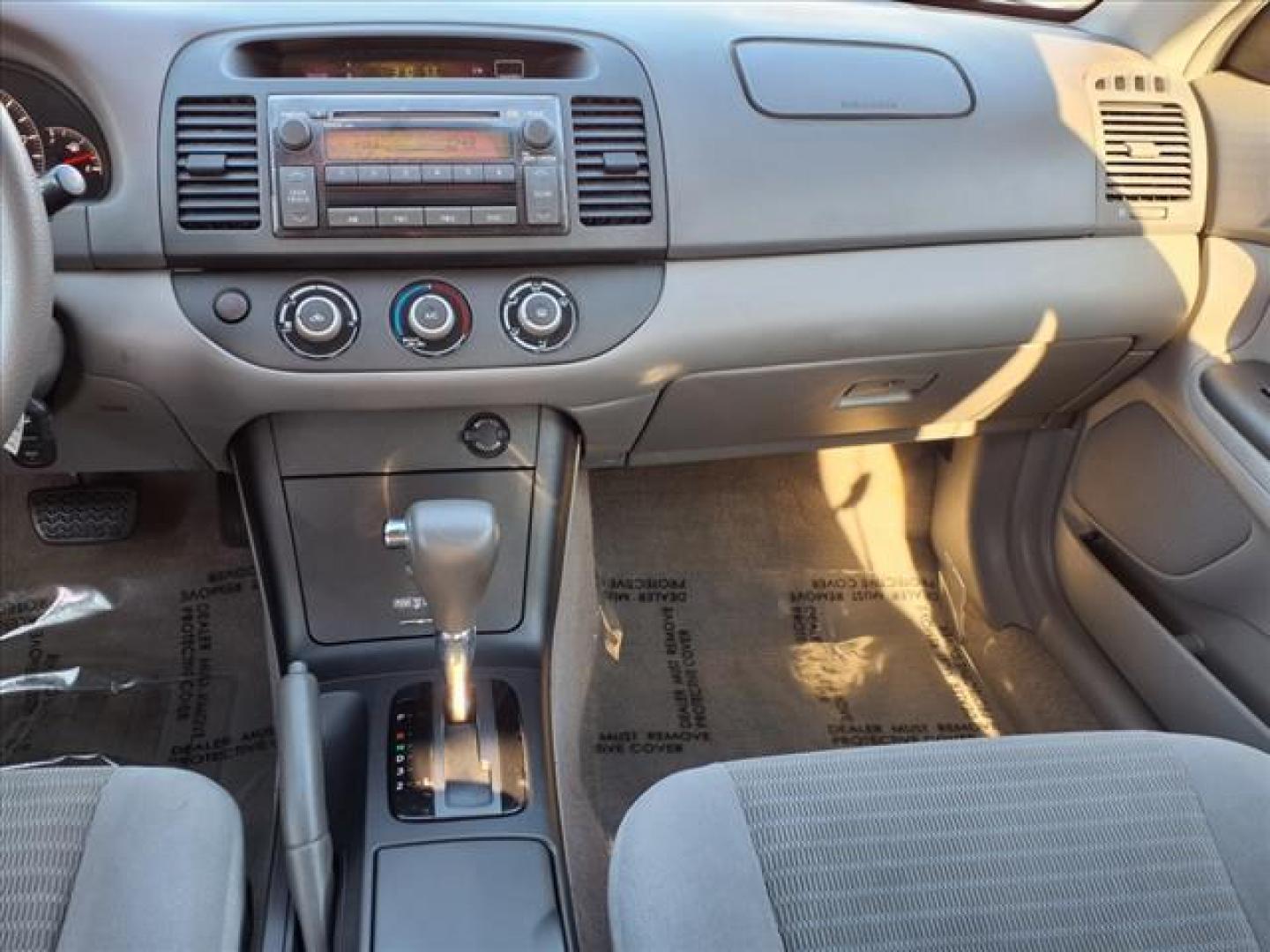 2005 Indigo Ink Pearl Toyota Camry LE (4T1BE30K15U) with an 2.4L 2.4L I4 160hp 163ft. lbs. Fuel Injected engine, Automatic transmission, located at 50 Eastern Blvd., Essex, MD, 21221, (410) 686-3444, 39.304367, -76.484947 - Photo#14