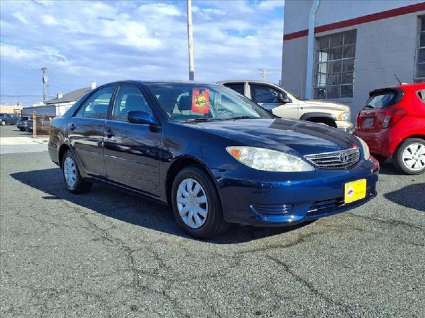 2005 Indigo Ink Pearl Toyota Camry LE (4T1BE30K15U) with an 2.4L 2.4L I4 160hp 163ft. lbs. Fuel Injected engine, Automatic transmission, located at 50 Eastern Blvd., Essex, MD, 21221, (410) 686-3444, 39.304367, -76.484947 - Photo#6