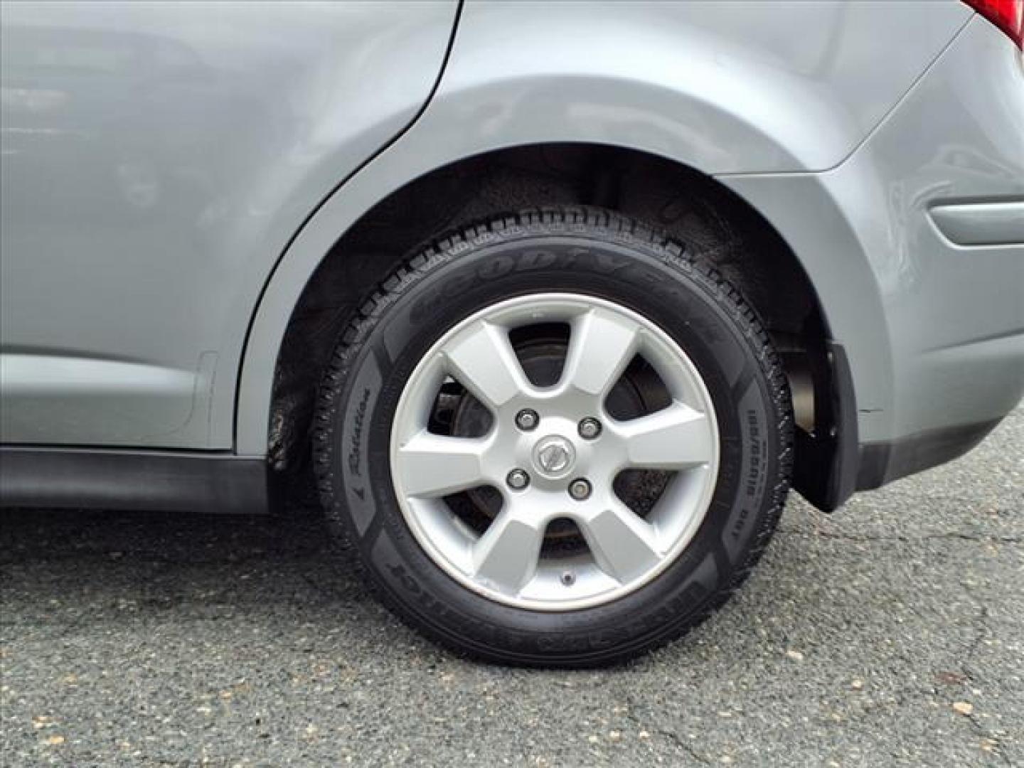 2007 Silver Nissan Versa 1.8 SL (3N1BC13E27L) with an 1.8L 1.8L I4 122hp 127ft. lbs. Sequential-Port F.I. engine, CVT transmission, located at 50 Eastern Blvd., Essex, MD, 21221, (410) 686-3444, 39.304367, -76.484947 - Photo#9