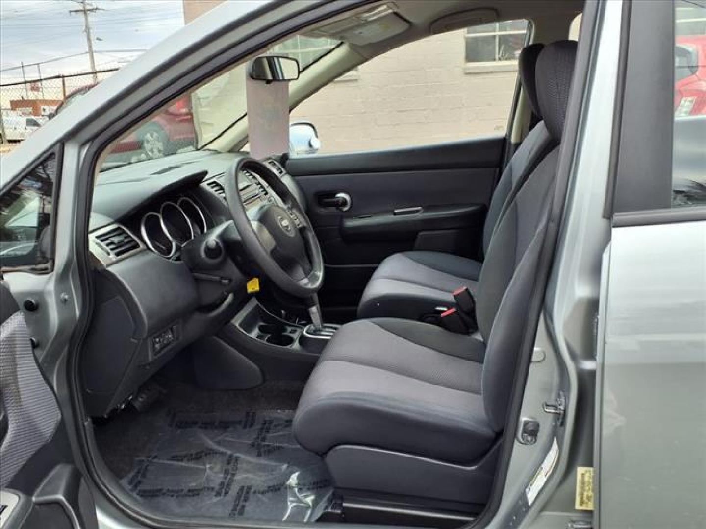 2007 Silver Nissan Versa 1.8 SL (3N1BC13E27L) with an 1.8L 1.8L I4 122hp 127ft. lbs. Sequential-Port F.I. engine, CVT transmission, located at 50 Eastern Blvd., Essex, MD, 21221, (410) 686-3444, 39.304367, -76.484947 - Photo#12